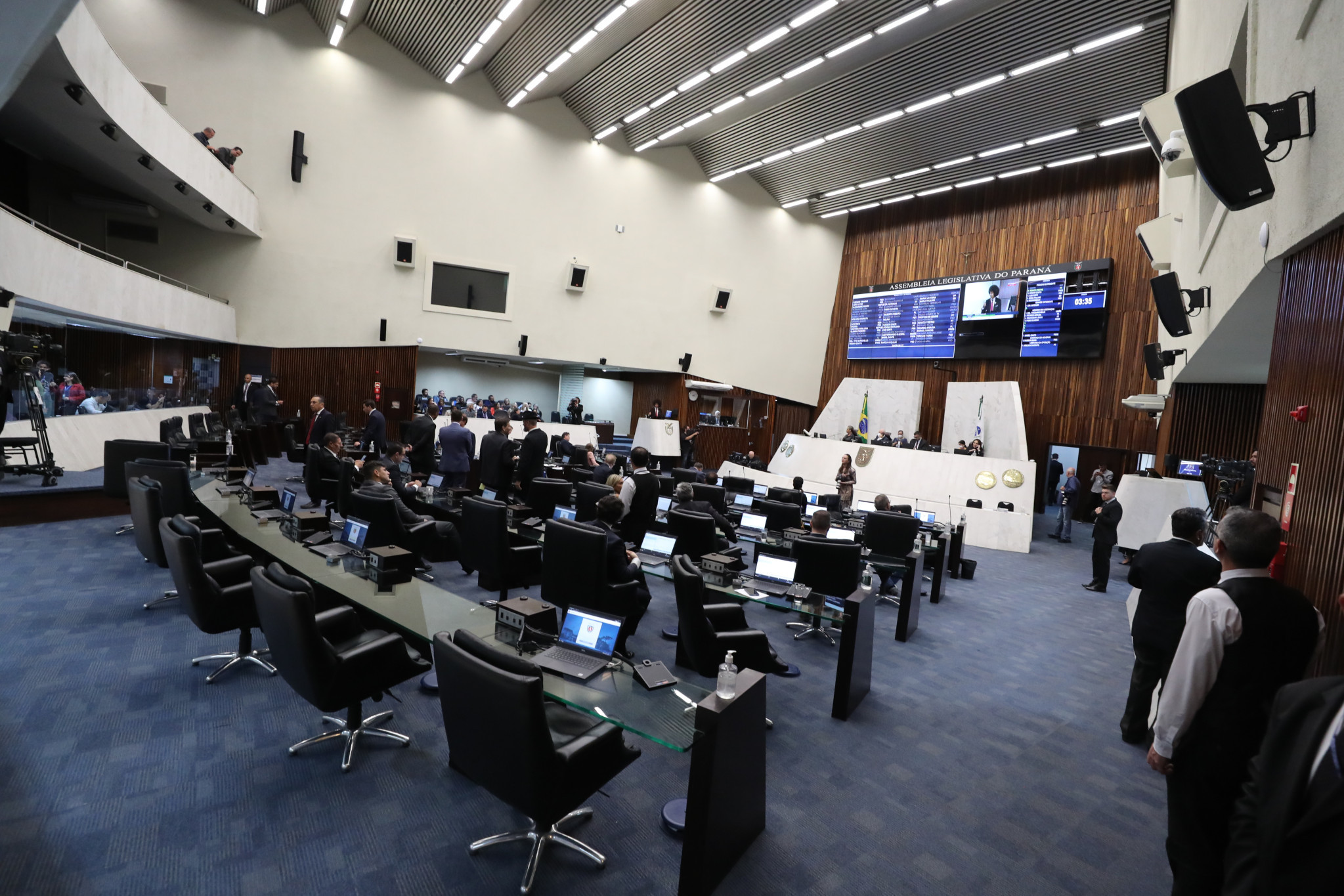 Aprovado projeto que combate importunação sexual no transporte de passageiros
