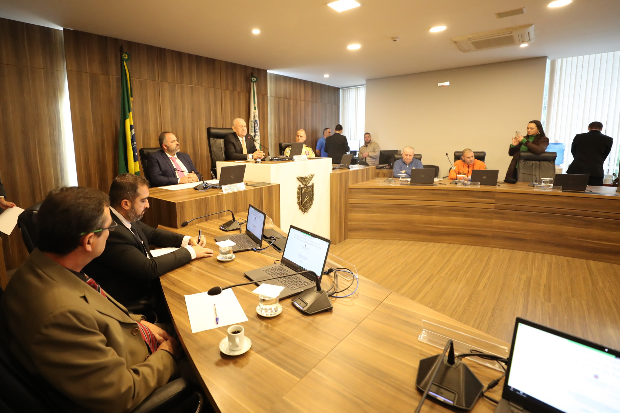 Deputados e especialistas debatem proteção do ambiente marinho e costeiro no Paraná