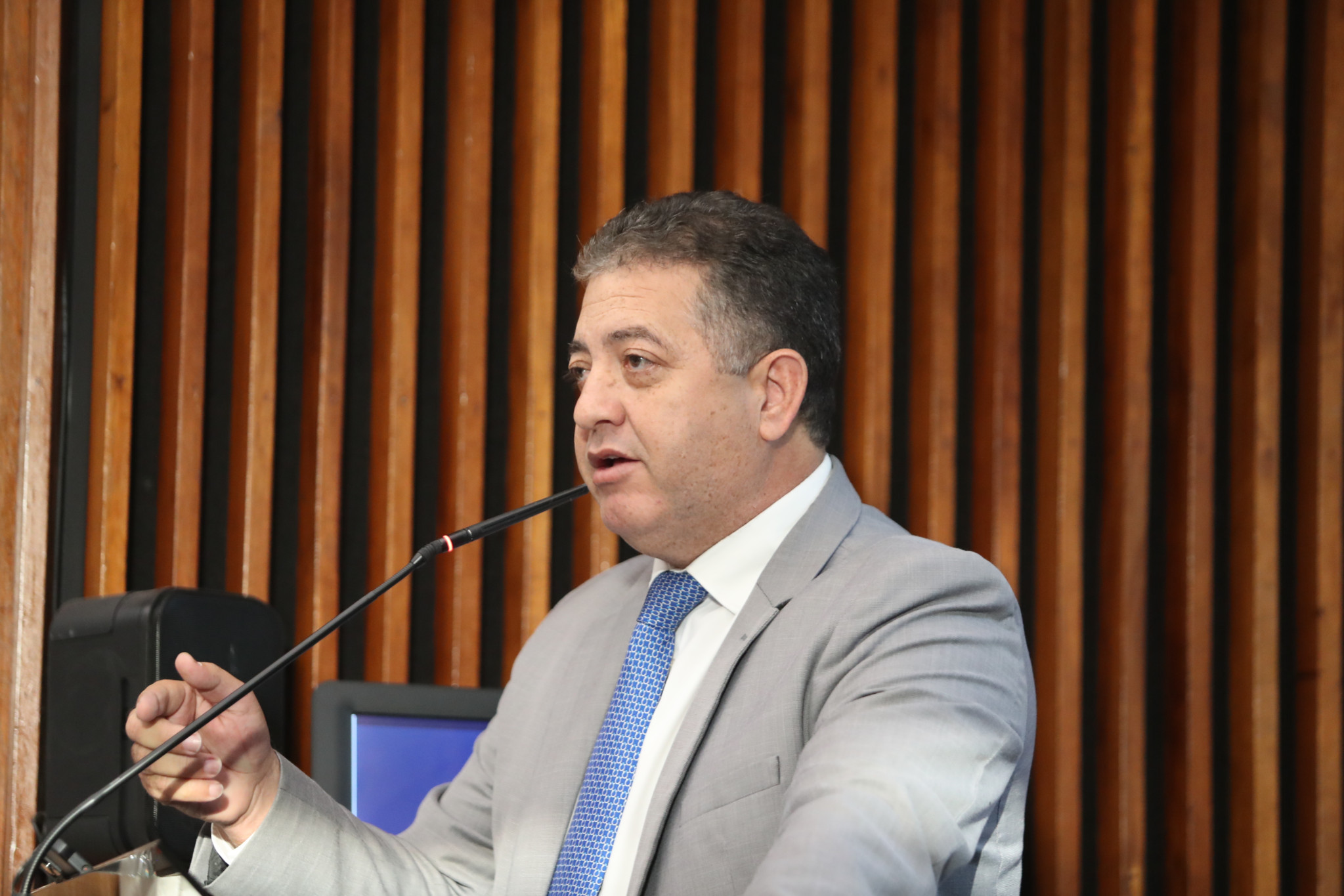 Deputado Cobra Repórter (PSD) ressalta a importância de apoio psicológico a alunos, professores e colaboradores da rede estadual