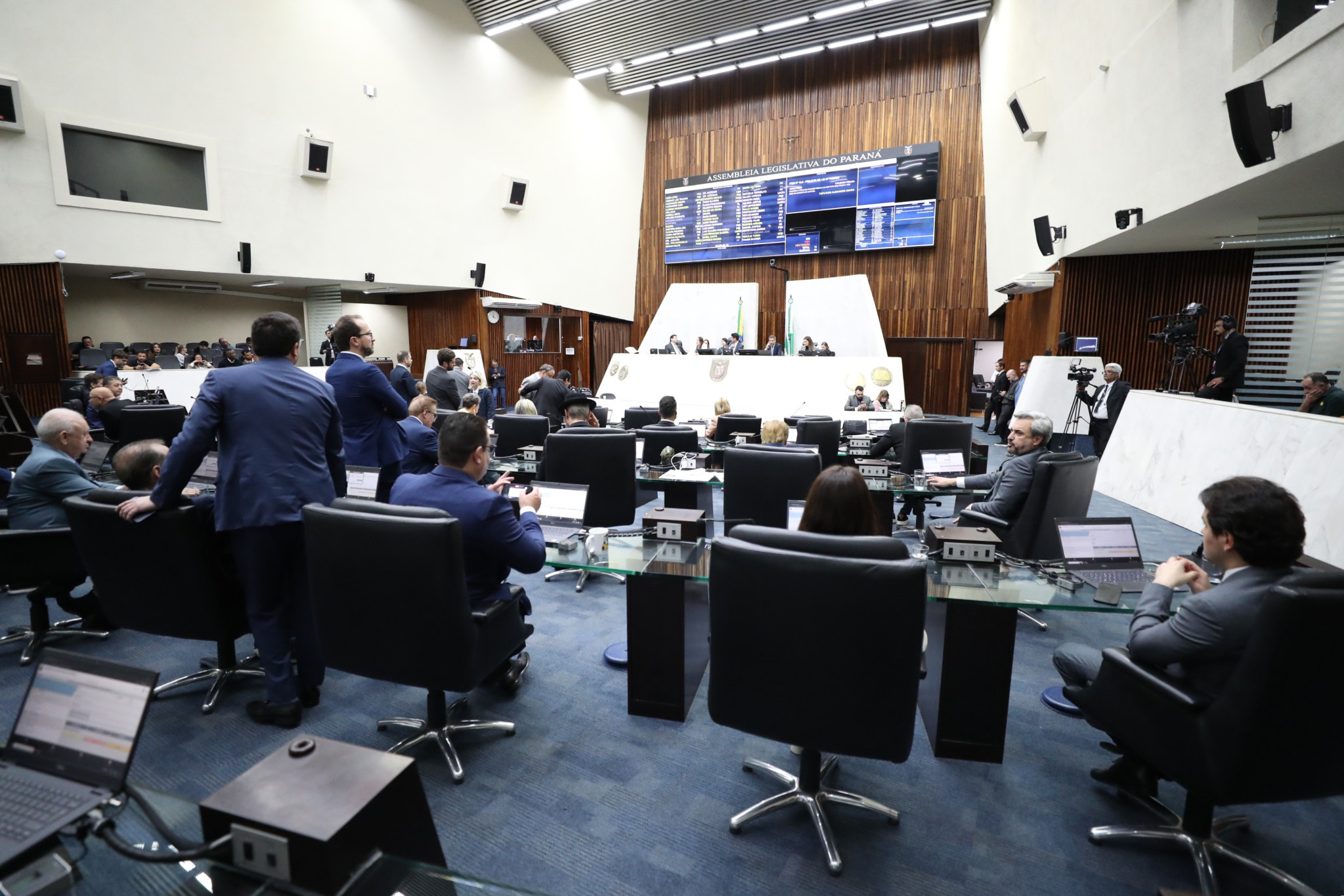 Assembleia Legislativa garante desconto na multa e nos juros do IPVA para motoristas paranaenses