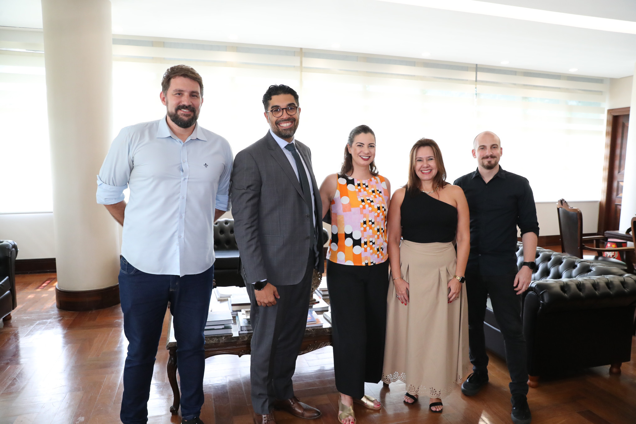 Escola do Legislativo recebe secretária do Desenvolvimento Humano de Curitiba, Amália Tortato