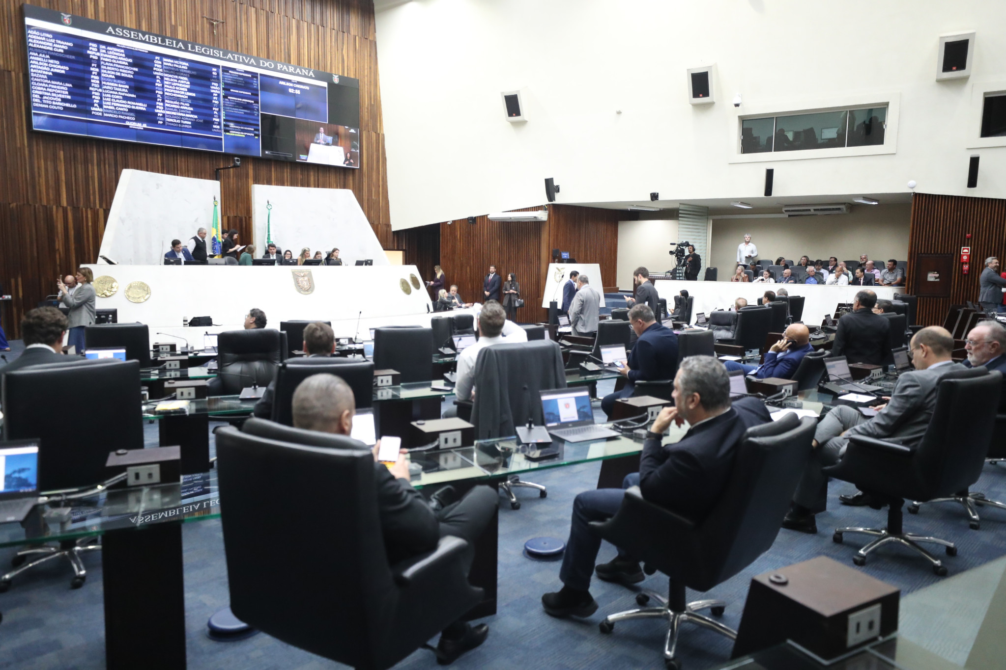 Reformas na gestão pública da saúde e do ensino superior avançam na Assembleia