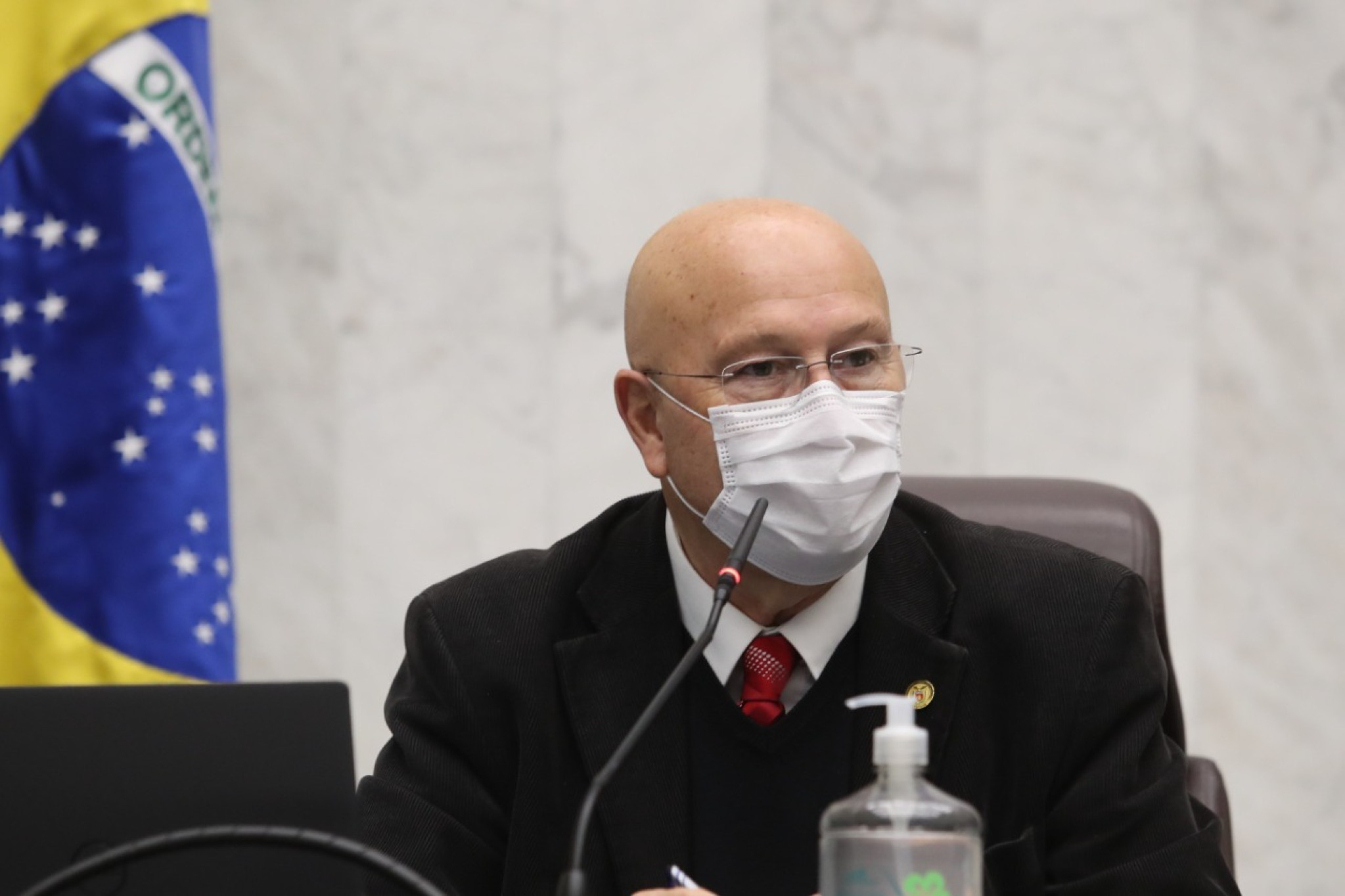 Estamos em luto pelas 30 mil vidas perdidas para a Covid no Paraná, afirma Romanelli