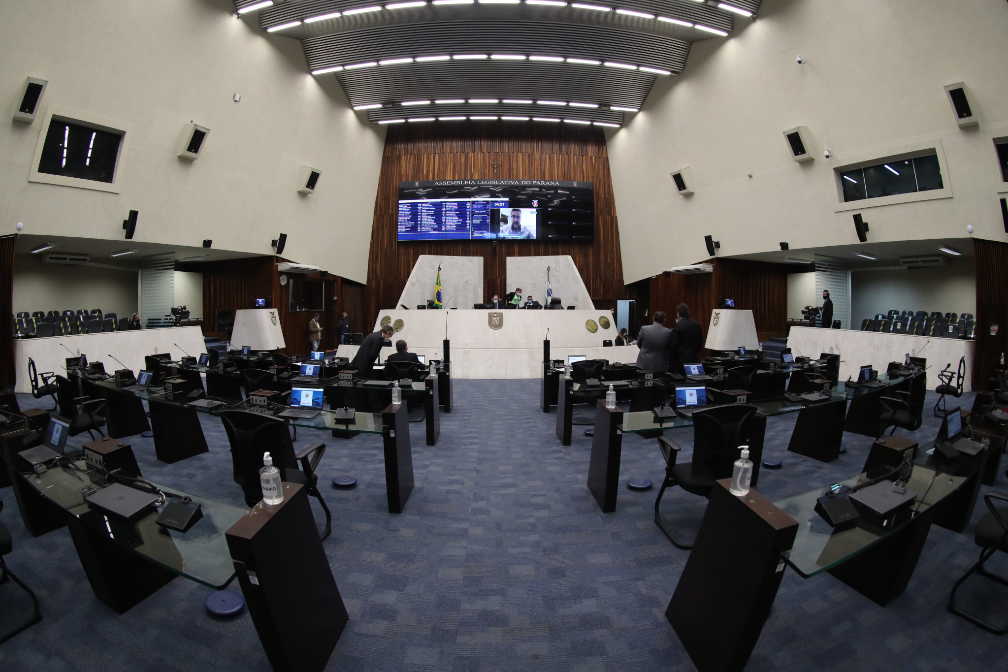 Deputados aprovam ampliação do programa de intercâmbio para estudantes da rede estadual