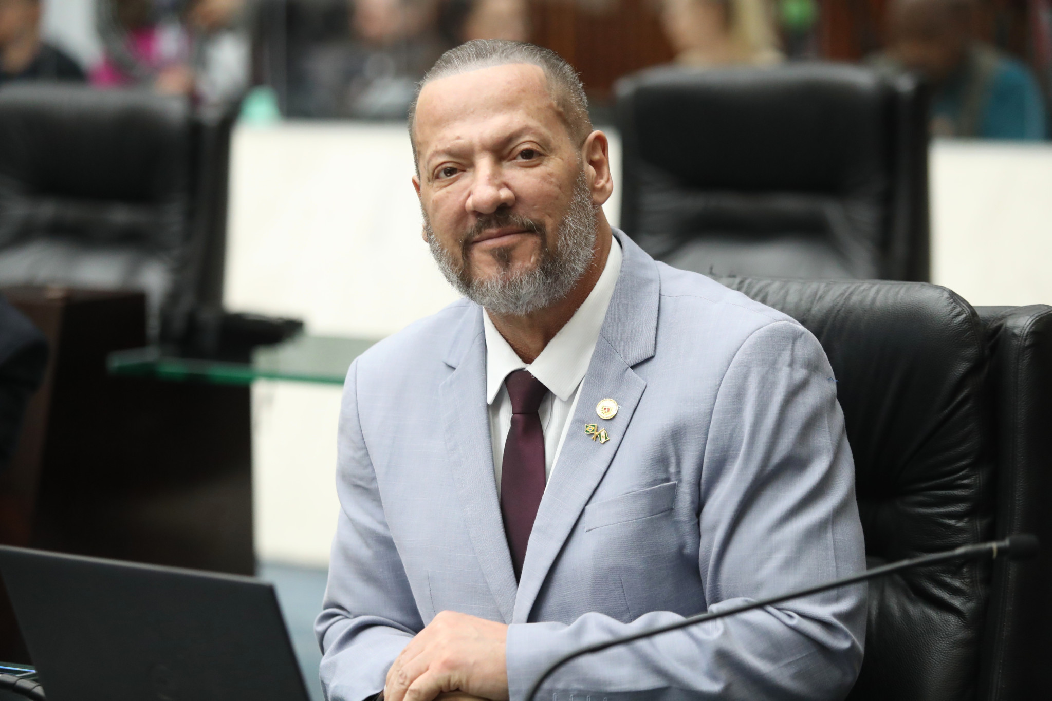 Proposta em trâmite na Assembleia prevê a criação de carteirinha para pacientes com câncer no Paraná