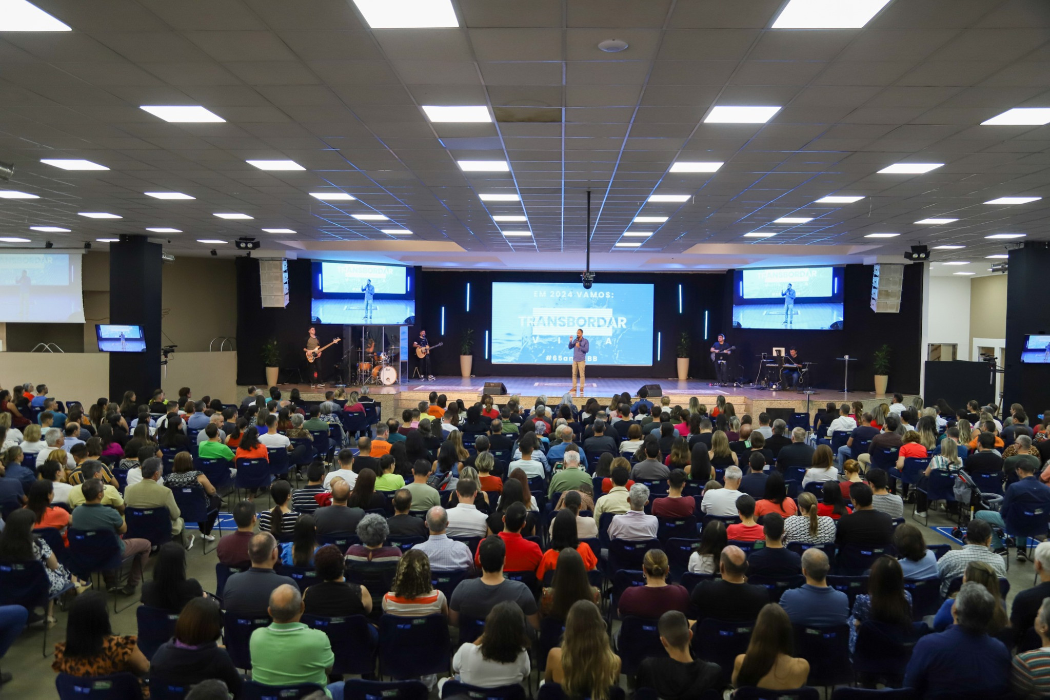 Sessão solene na Assembleia Legislativa presta homenagem aos 65 anos da Igreja Batista do Bacacheri