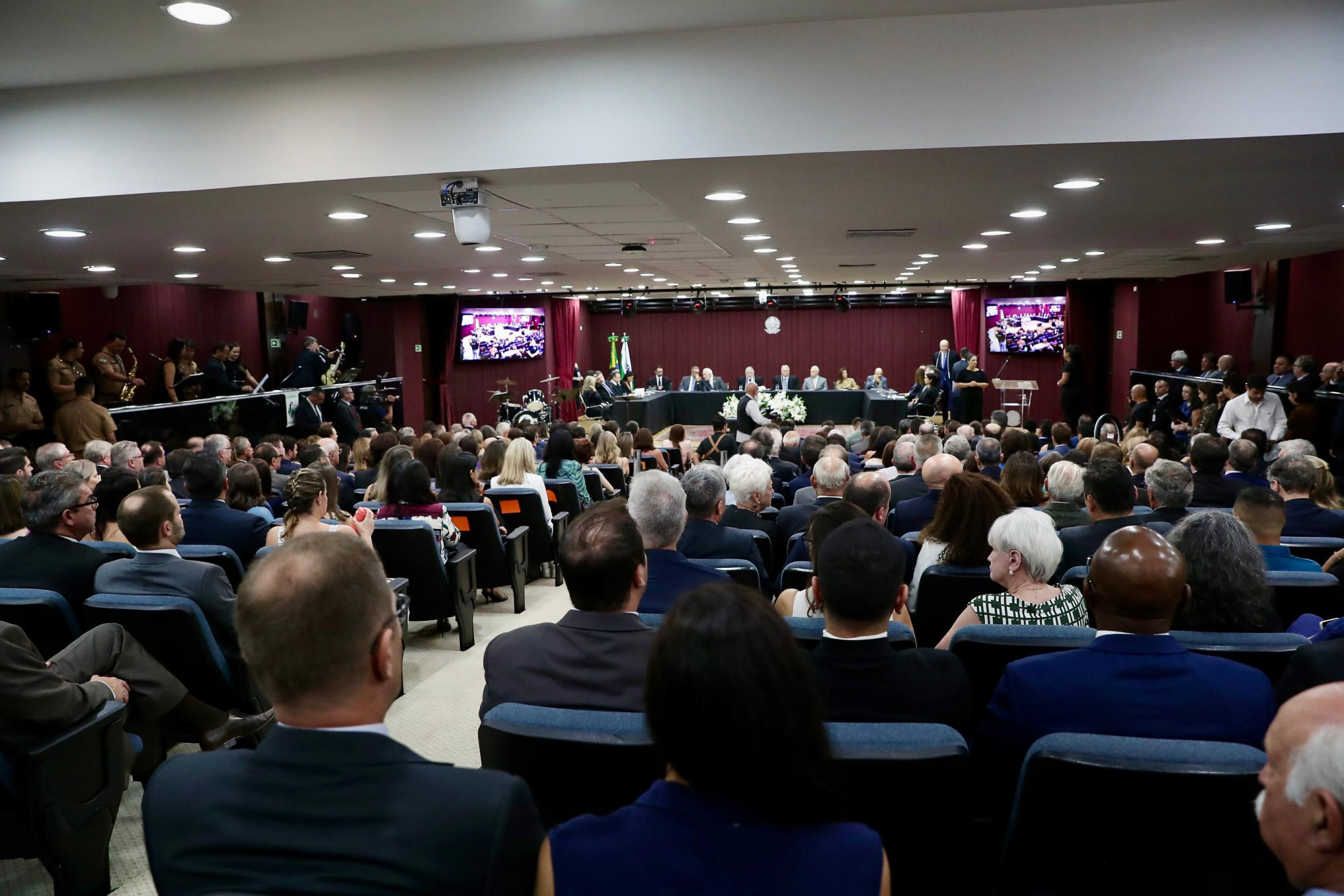 Deputados prestigiam a posse do novo presidente do Tribunal Regional Eleitoral do Paraná