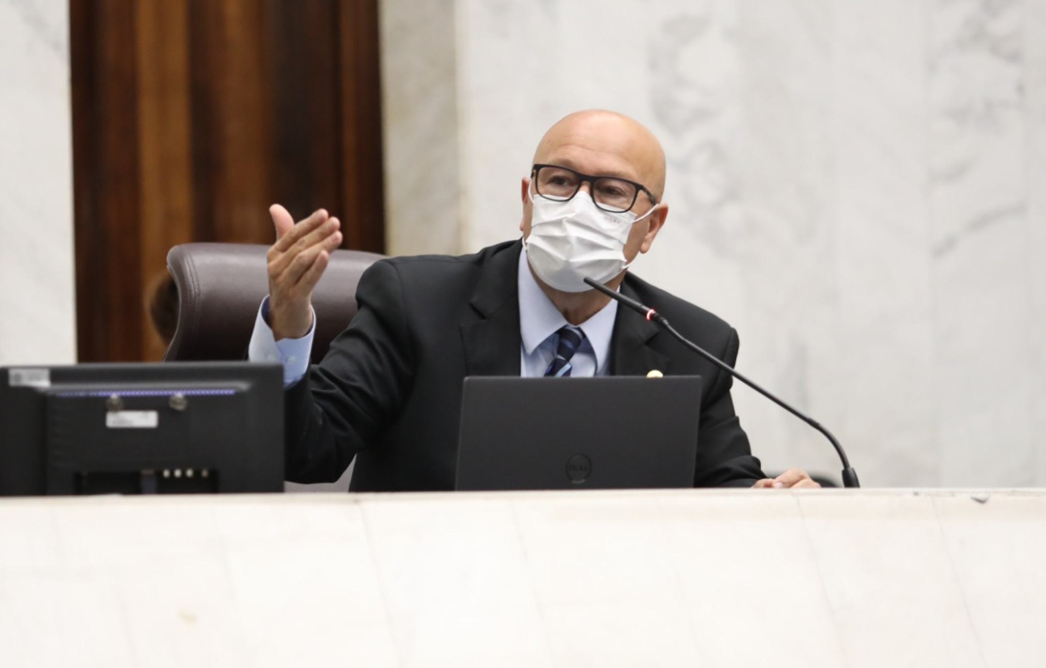 No Brasil até negacionista toma vacina, diz Romanelli