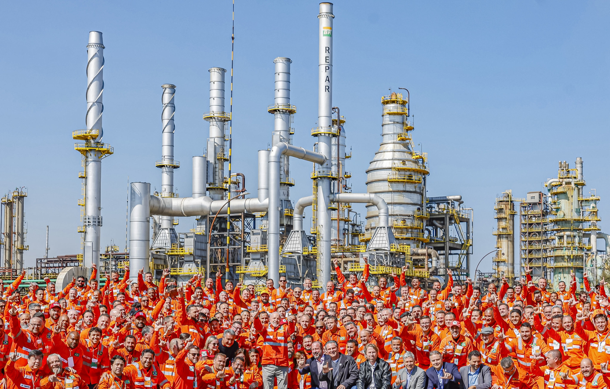 Deputados do Bloco PT-PDT comemoram reabertura da Fafen-PR