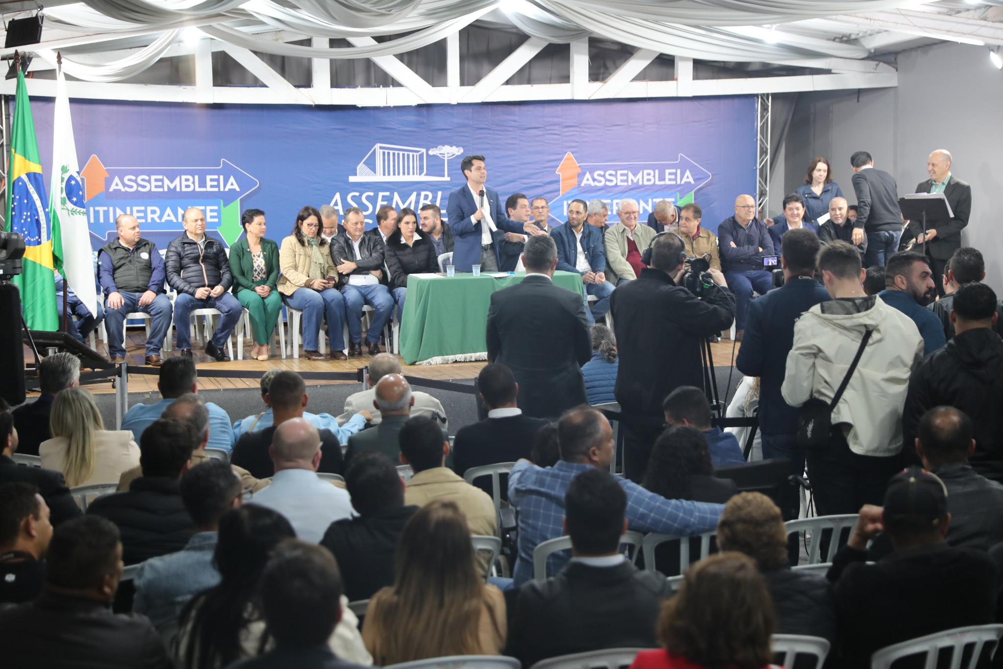 Na estreia em Goioerê, Assembleia Itinerante homenageia personalidades e recebe mais de 50 reivindicações