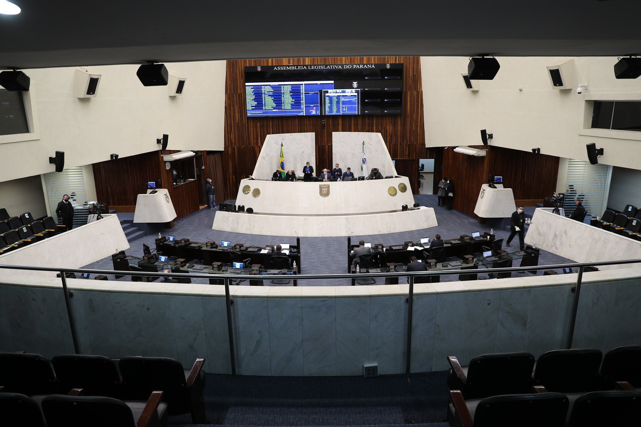Projetos de recuperação da economia e combate à pandemia marcam semestre intenso