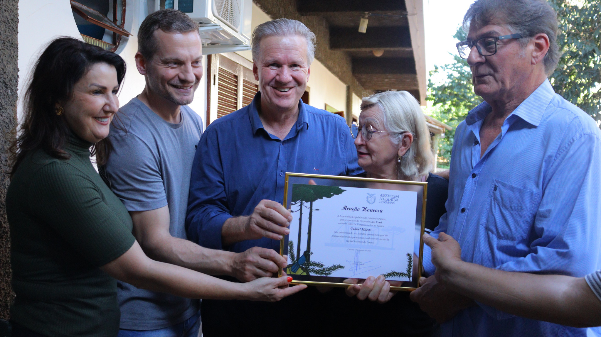 Deputado Luis Corti (PSB) homenageia empresários de destaque em São Jorge D’Oeste