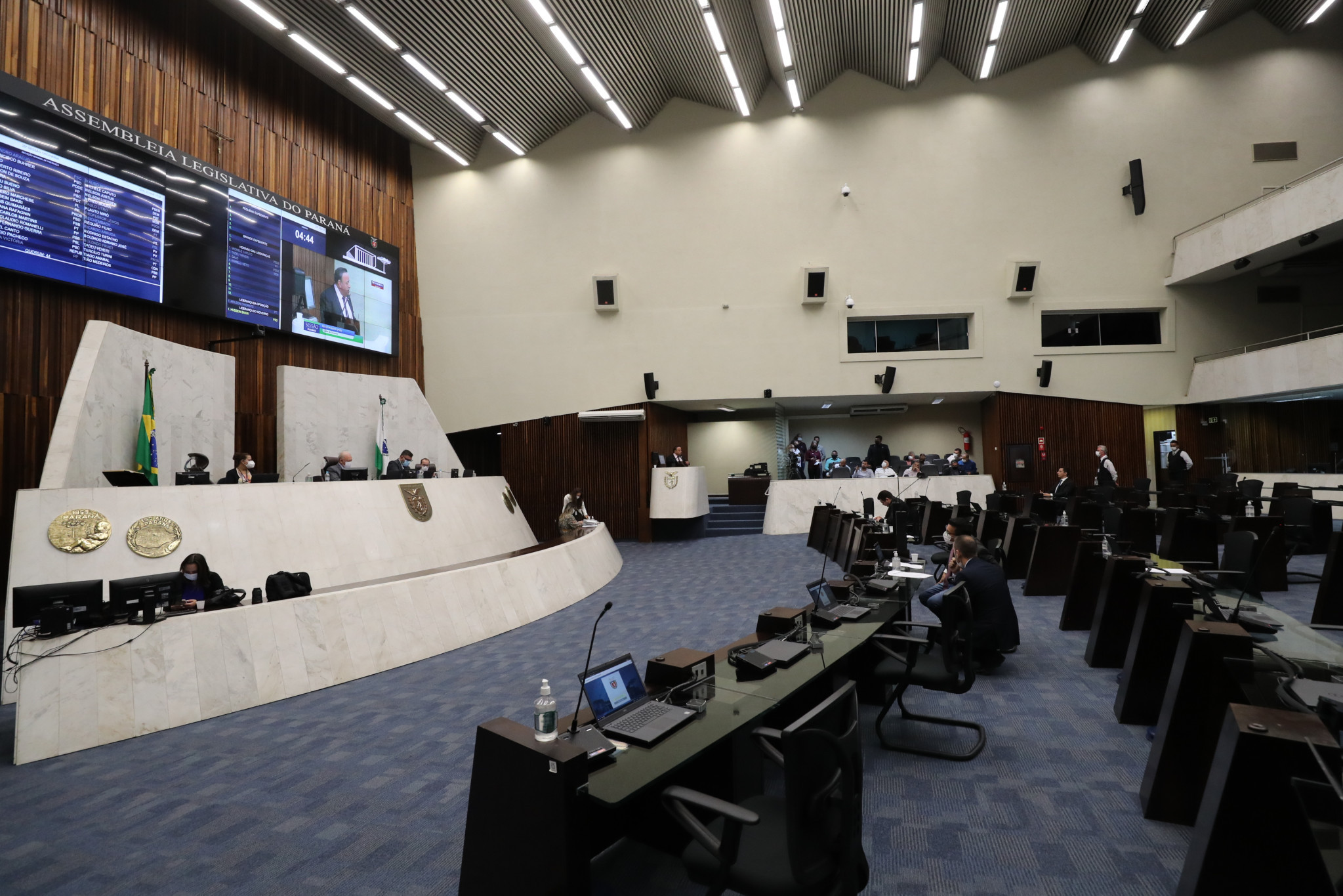 Assembleia aprova projeto que garante redução de taxas do Detran-PR para financiamento de veículos