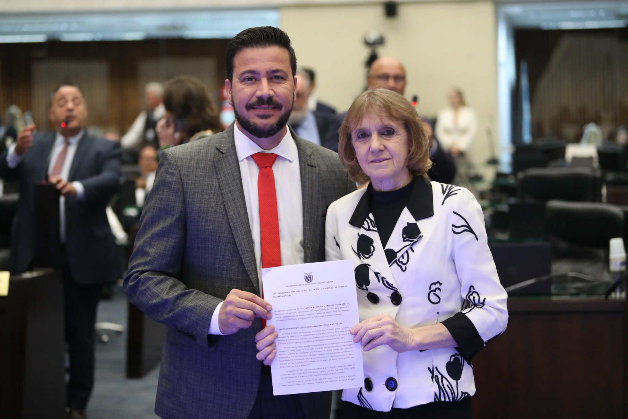 Deputados Luciana Rafagnin e Arilson Chiorato, do PT, denunciam à Aneel falhas de fornecimento de energia pela Copel