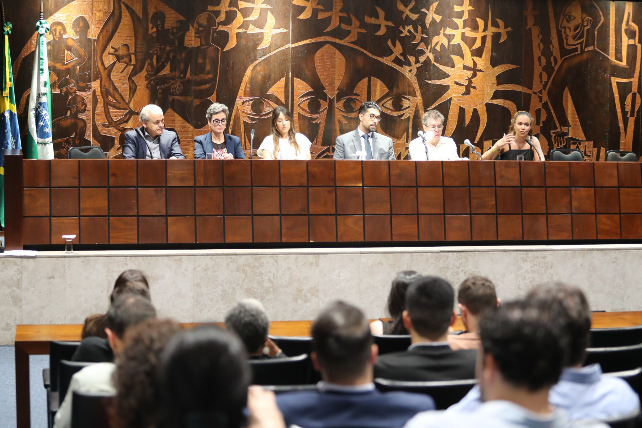 Diálogo Acadêmico e Legislativo: evento na Assembleia debate direito parlamentar e democracia