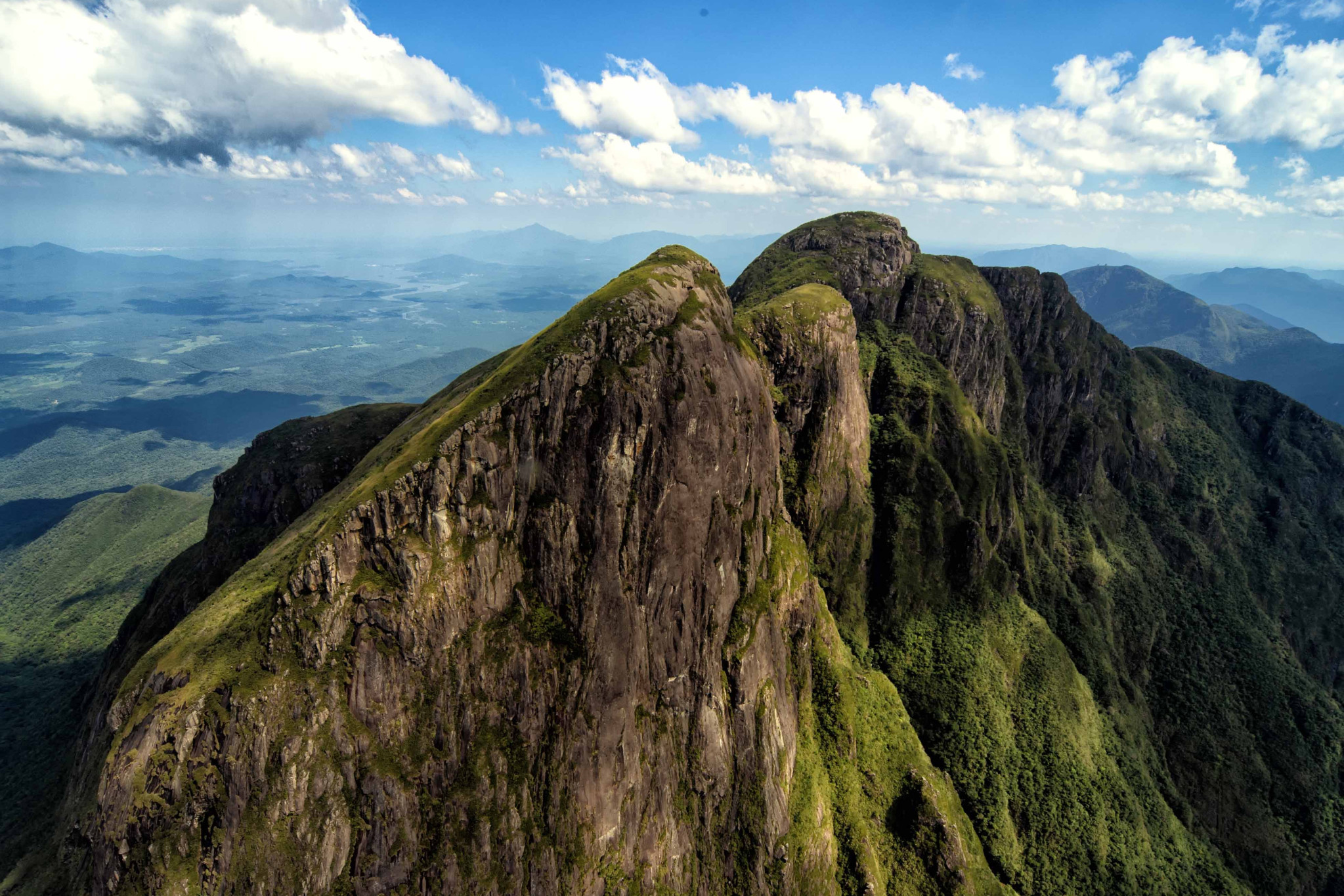 Desaparecimento de jovem no Pico Paraná motiva projetos sobre segurança em trilhas na Assembleia Legislativa