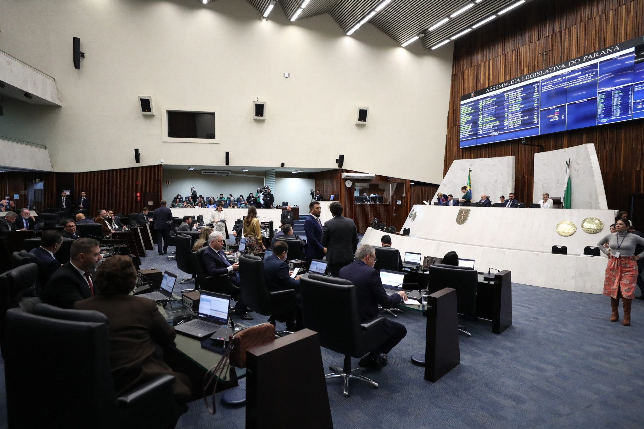 Aprovado projeto que aumenta nível de escolaridade em concursos para a PM e Bombeiros