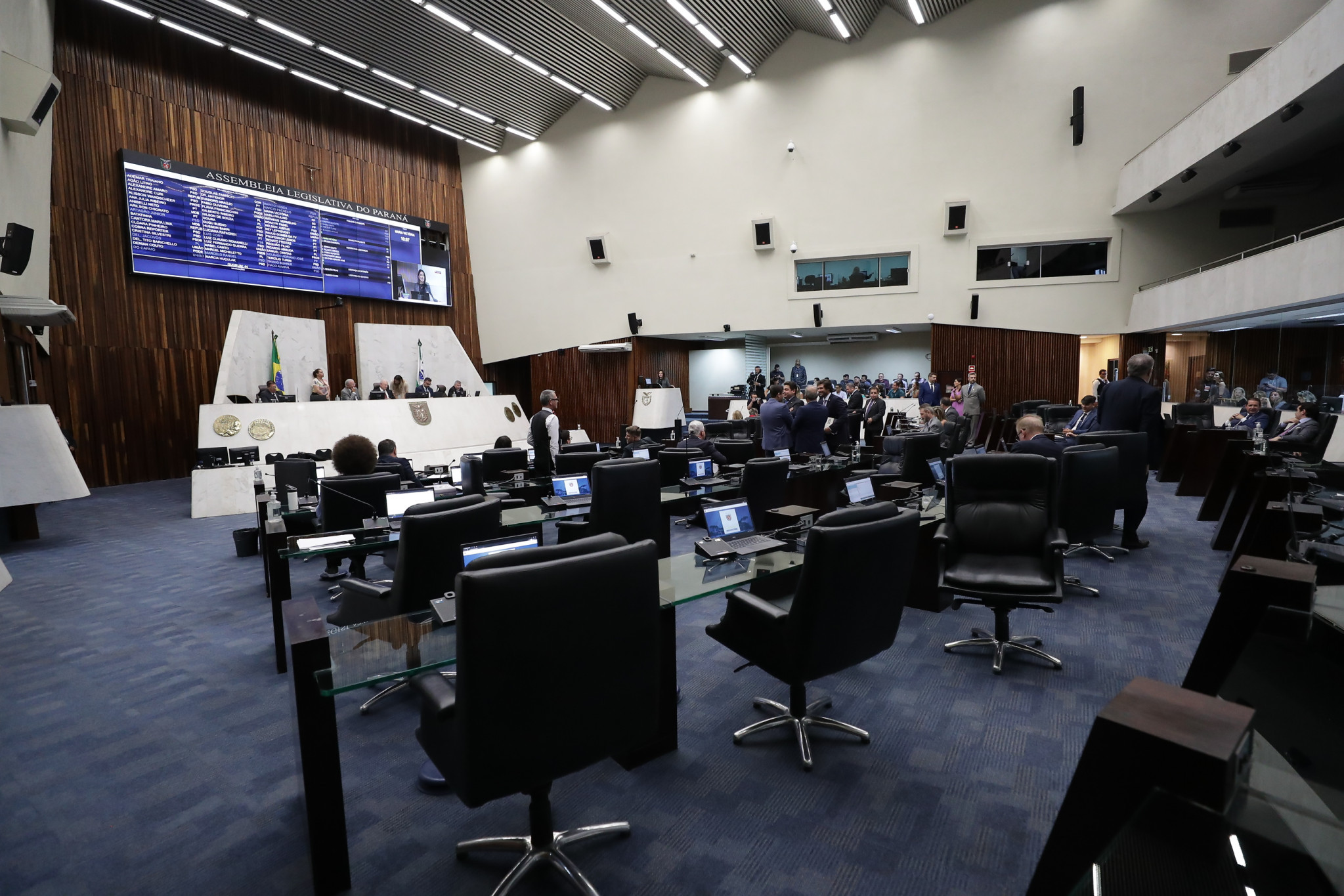 Anúncios de nomes para bancadas e lideranças marcam primeira sessão com votação de projetos