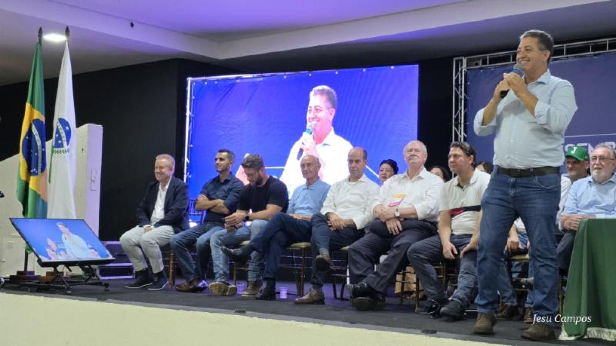 Deputado Cobra Repórter (PSD) presta homenagens durante a Assembleia Itinerante em Londrina