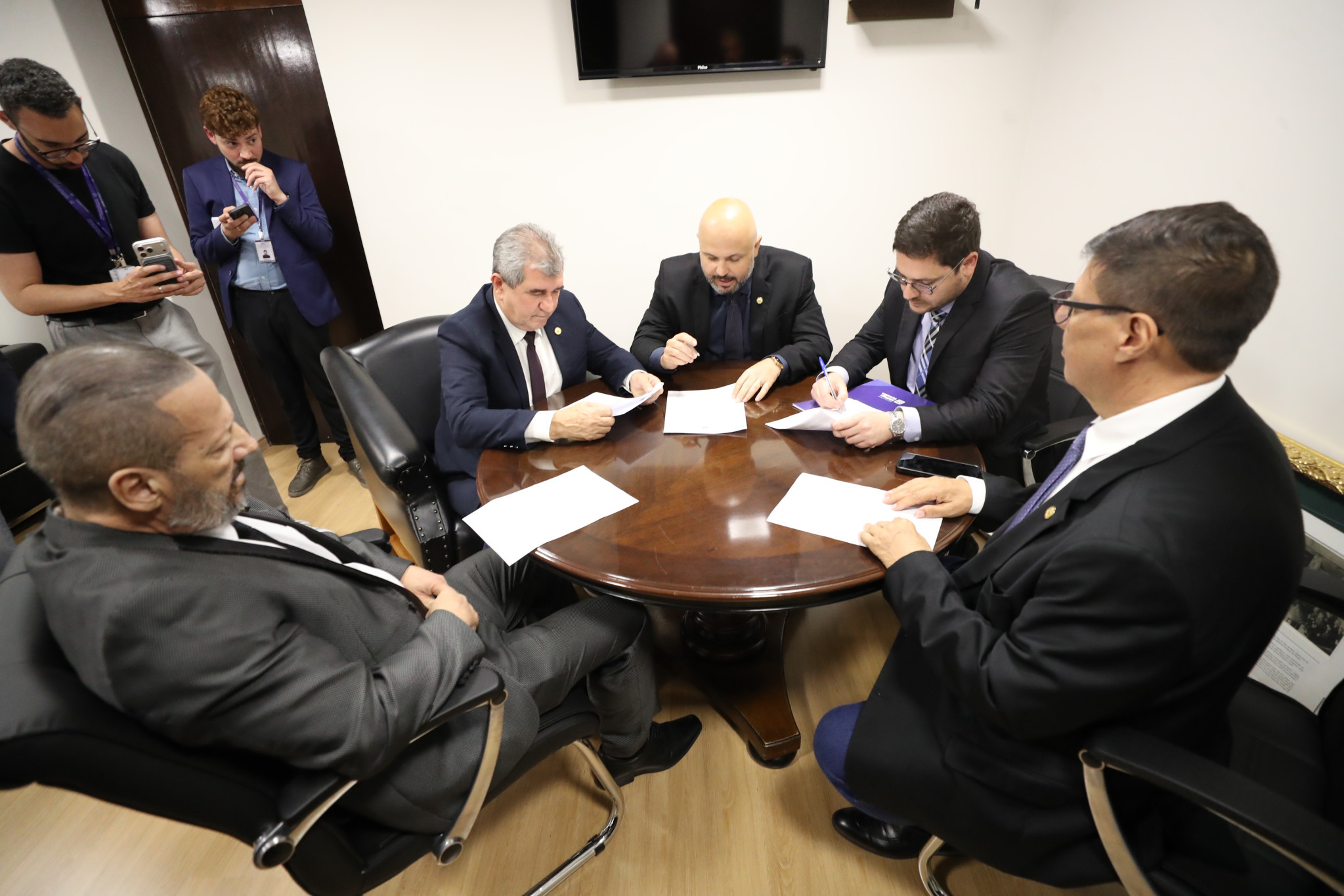 Comissão de Esportes aprova PL que garante 50% de desconto em corridas de rua para atletas com deficiência no Paraná