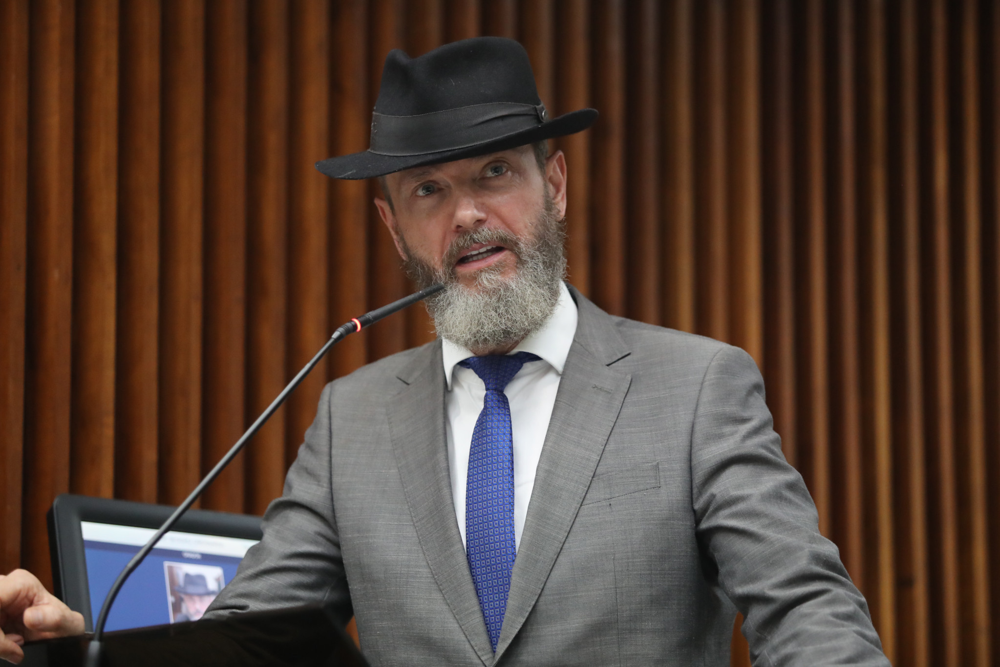 Proposta em tramitação na Assembleia busca apoiar pacientes com alopecia decorrente do câncer