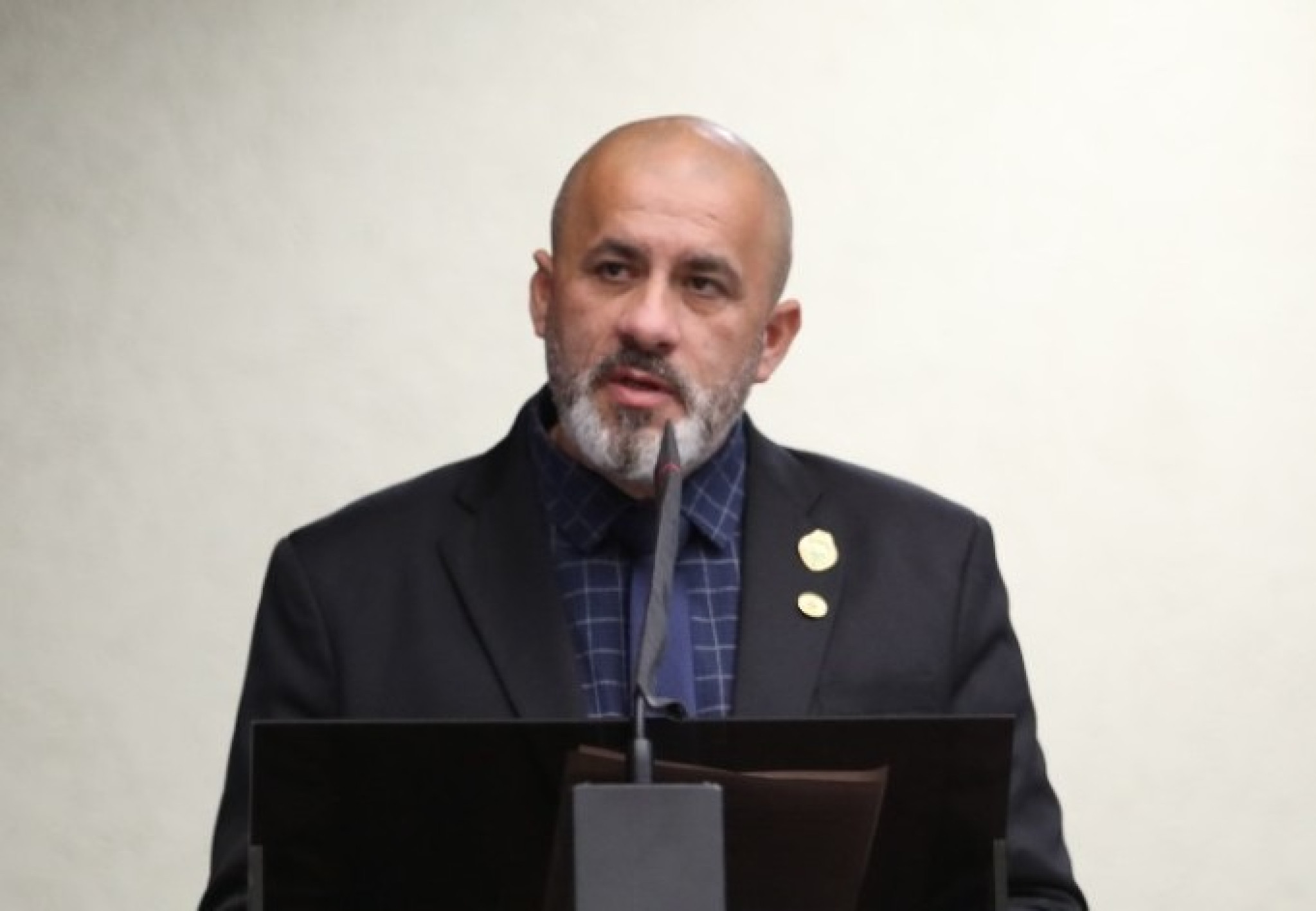 Deputado Soldado Fruet questiona licitação de uniformes para colégios cívico-militares