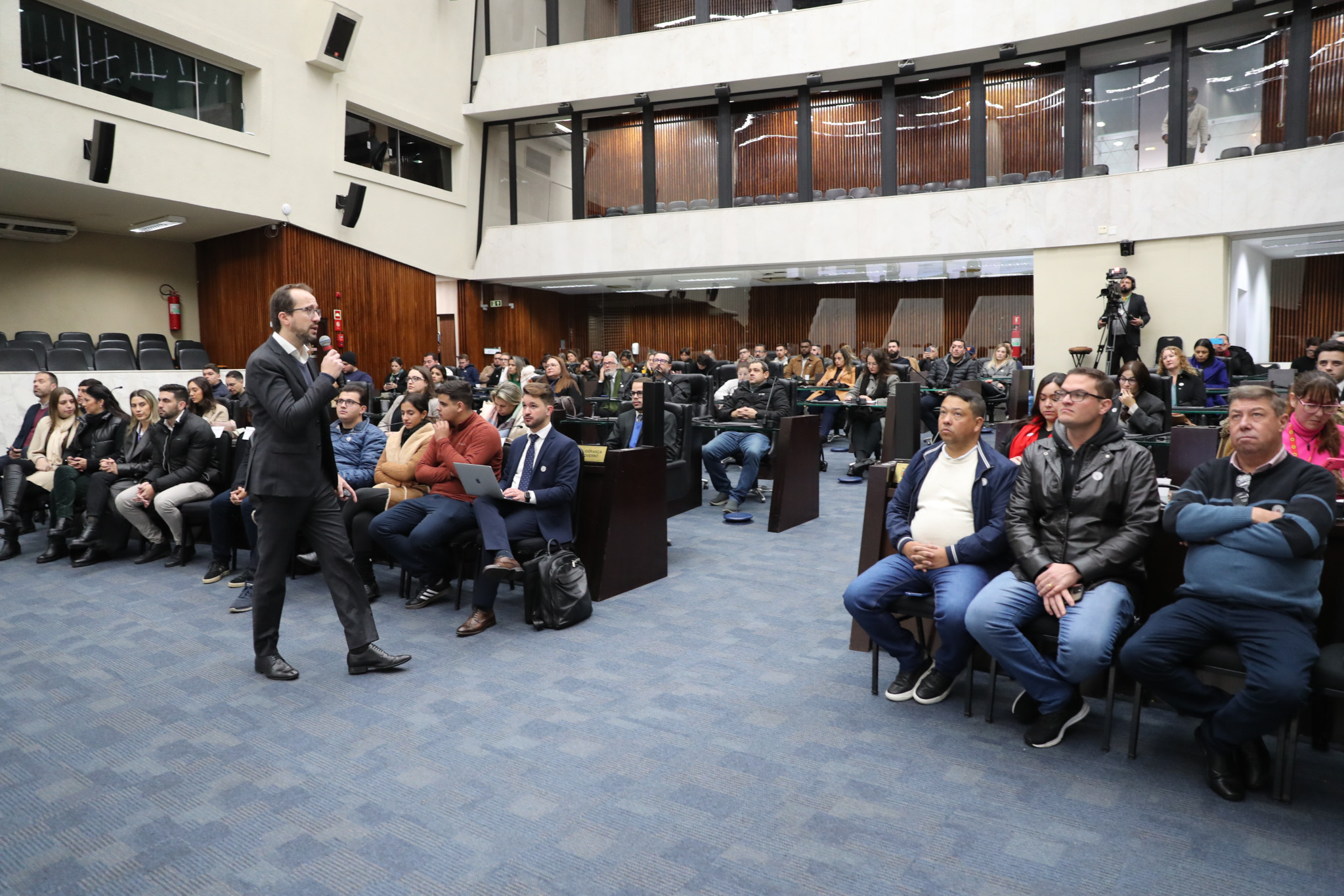 Curso apresenta o caminho das leis e destaca importância da linguagem acessível