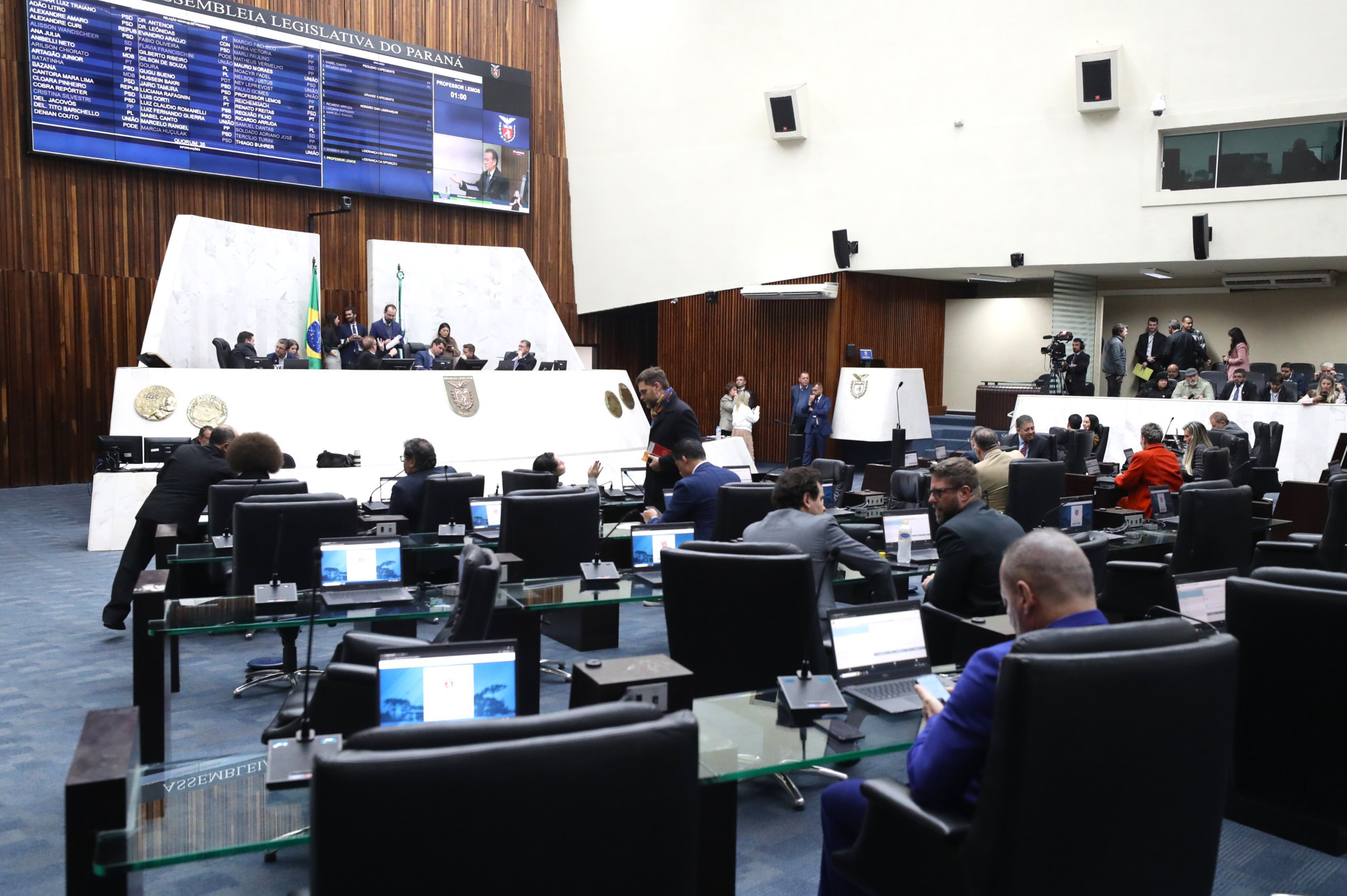 Proposta de reajuste salarial dos professores avança na Assembleia Legislativa