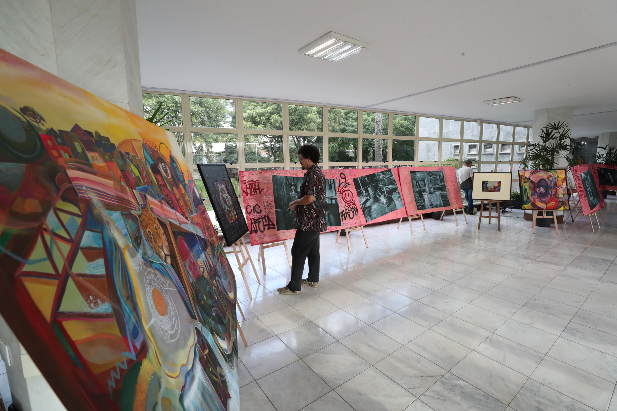 Assembleia promove exposição artística Favela Na Arte
