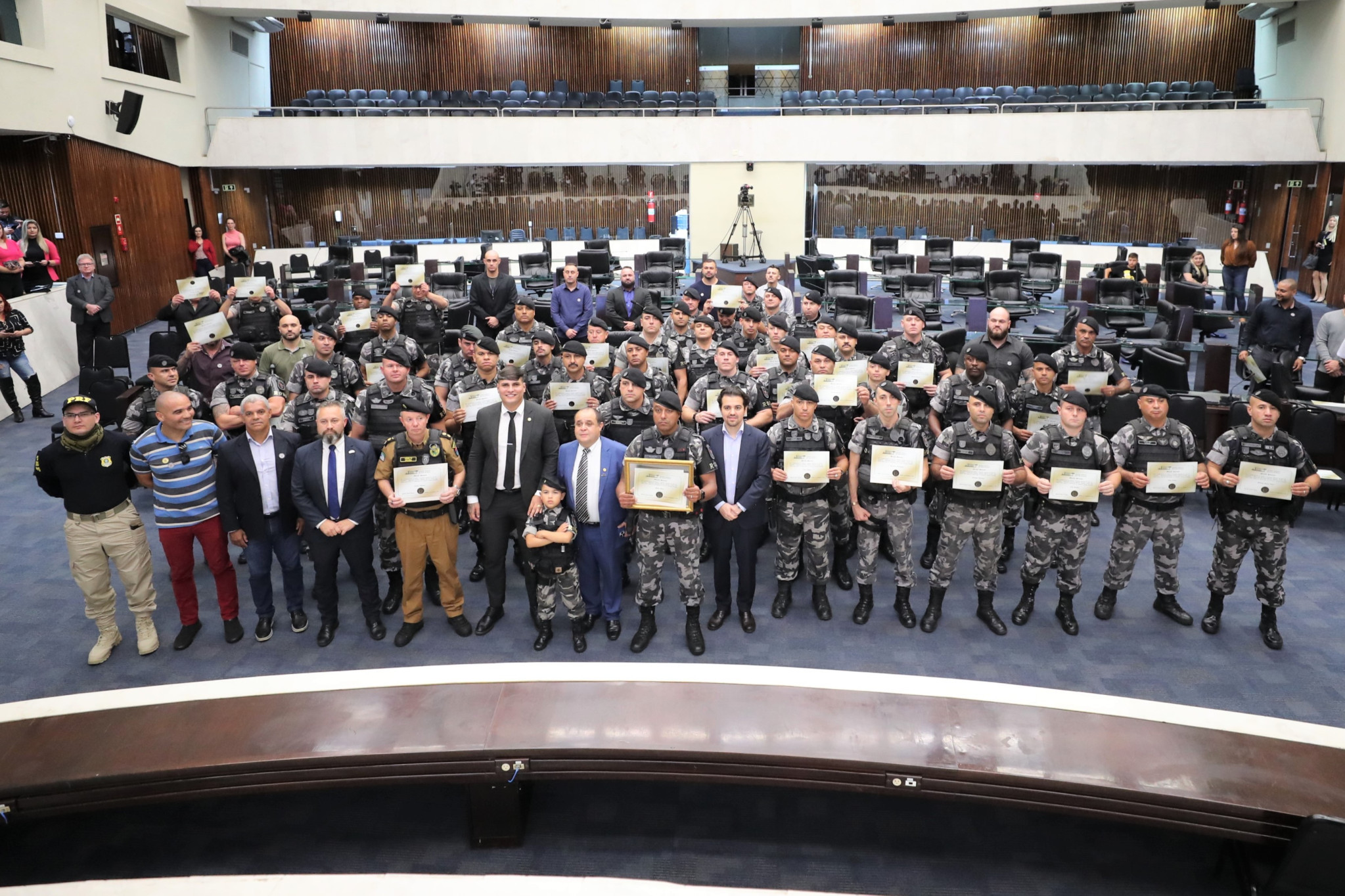 Assembleia Legislativa homenageia policiais da RONE