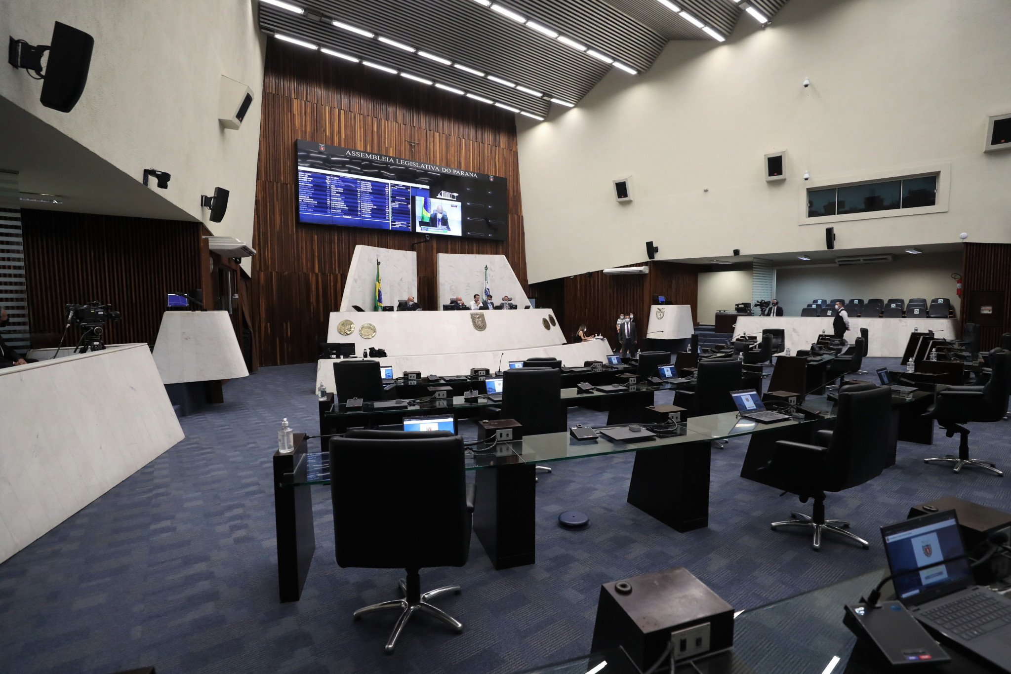 Permissão para que servidores do Tribunal de Contas representem juridicamente o órgão é aprovada