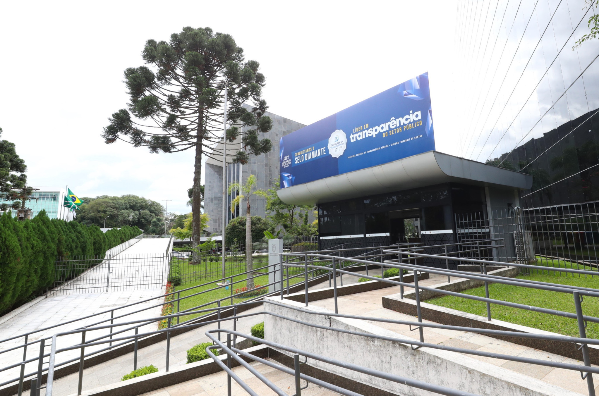 Homenagem aos trabalhadores do Paraná marca a agenda legislativa