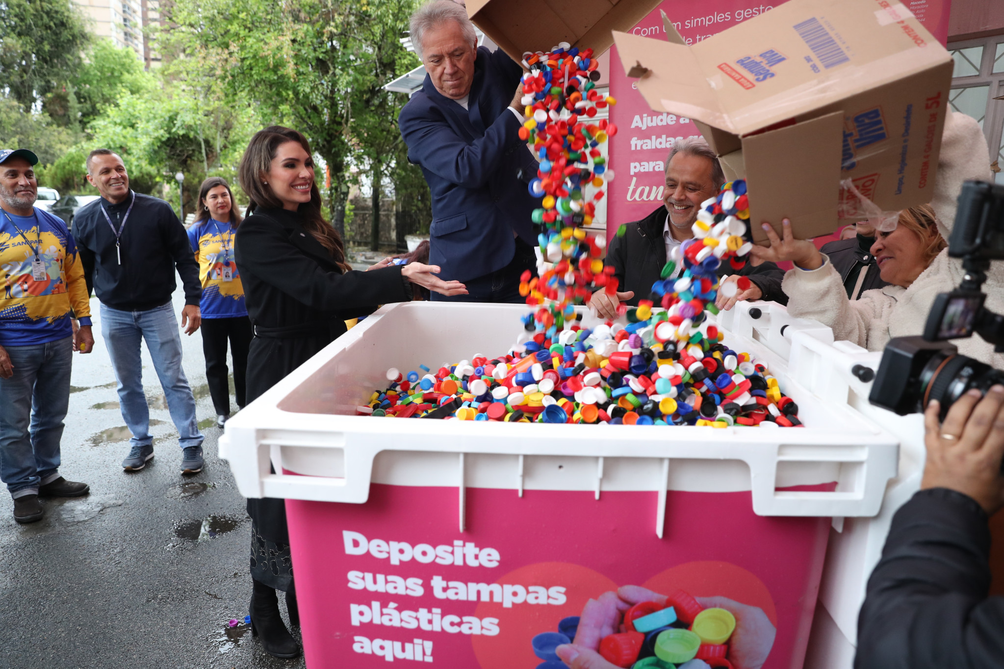 Tampinha Paraná: Assembleia e Sanepar entregam 450 kg de tampinhas ao Asilo São Vicente de Paulo