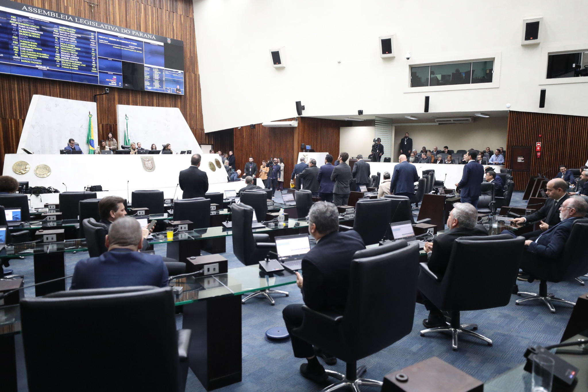 Segue para sanção projeto que proíbe reconstituição de leite em pó importado no Paraná