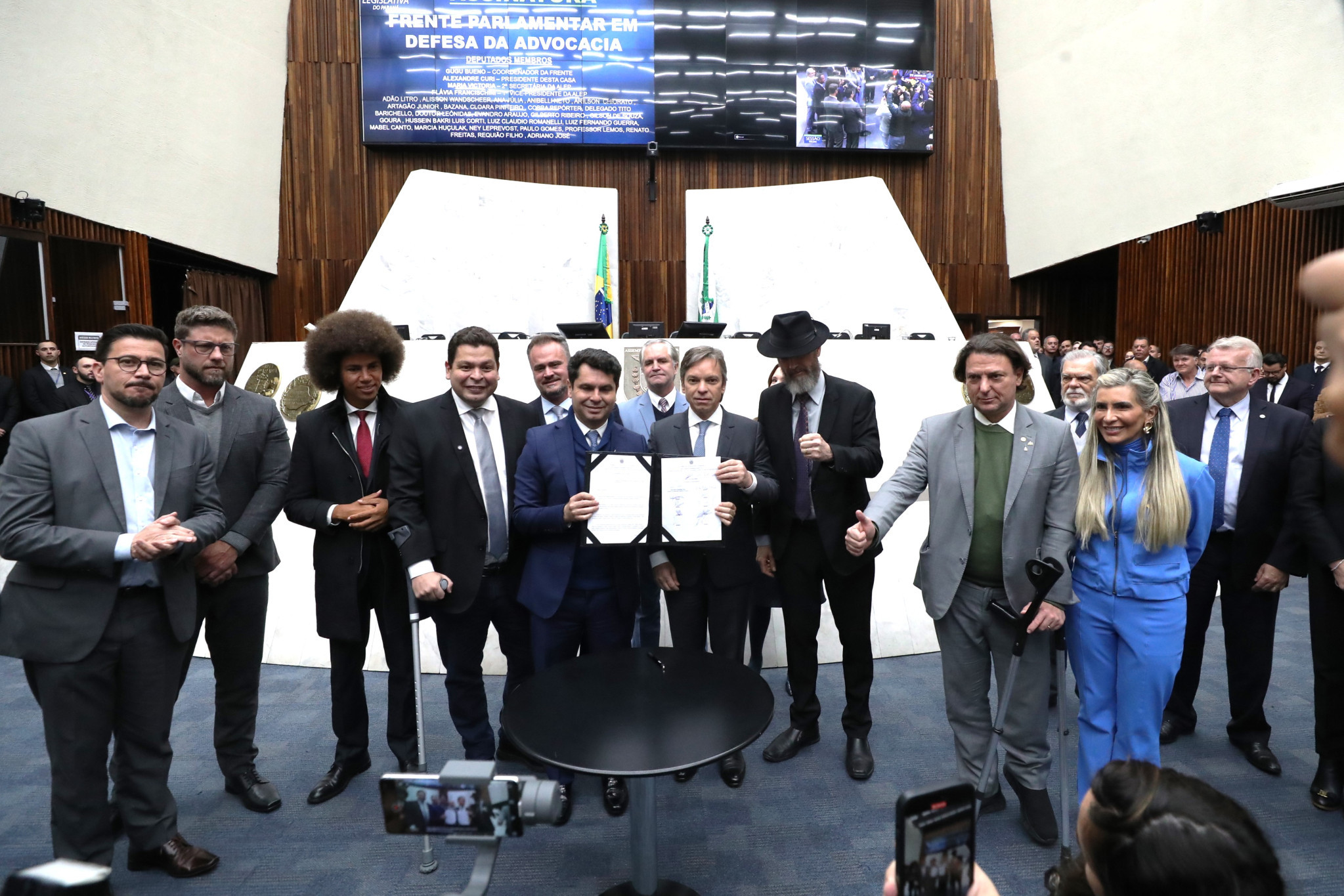 Assembleia instala Frente Parlamentar em Defesa da Advocacia e firma parcerias com OAB e TRE-PR
