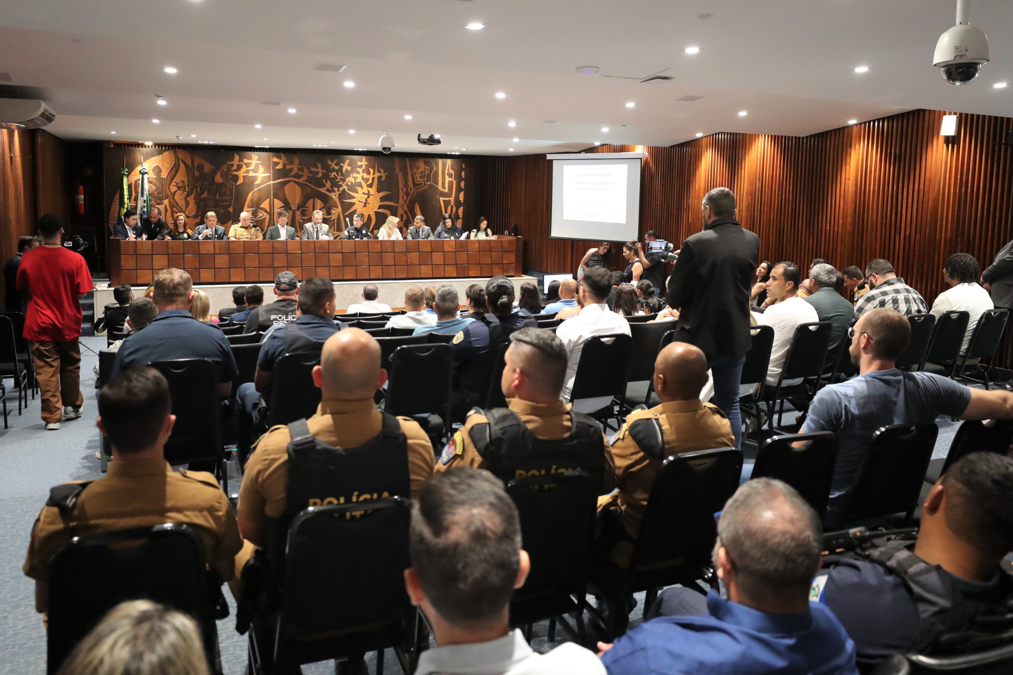 Para especialistas, direitos humanos dentro da atividade policial devem ser ampliados