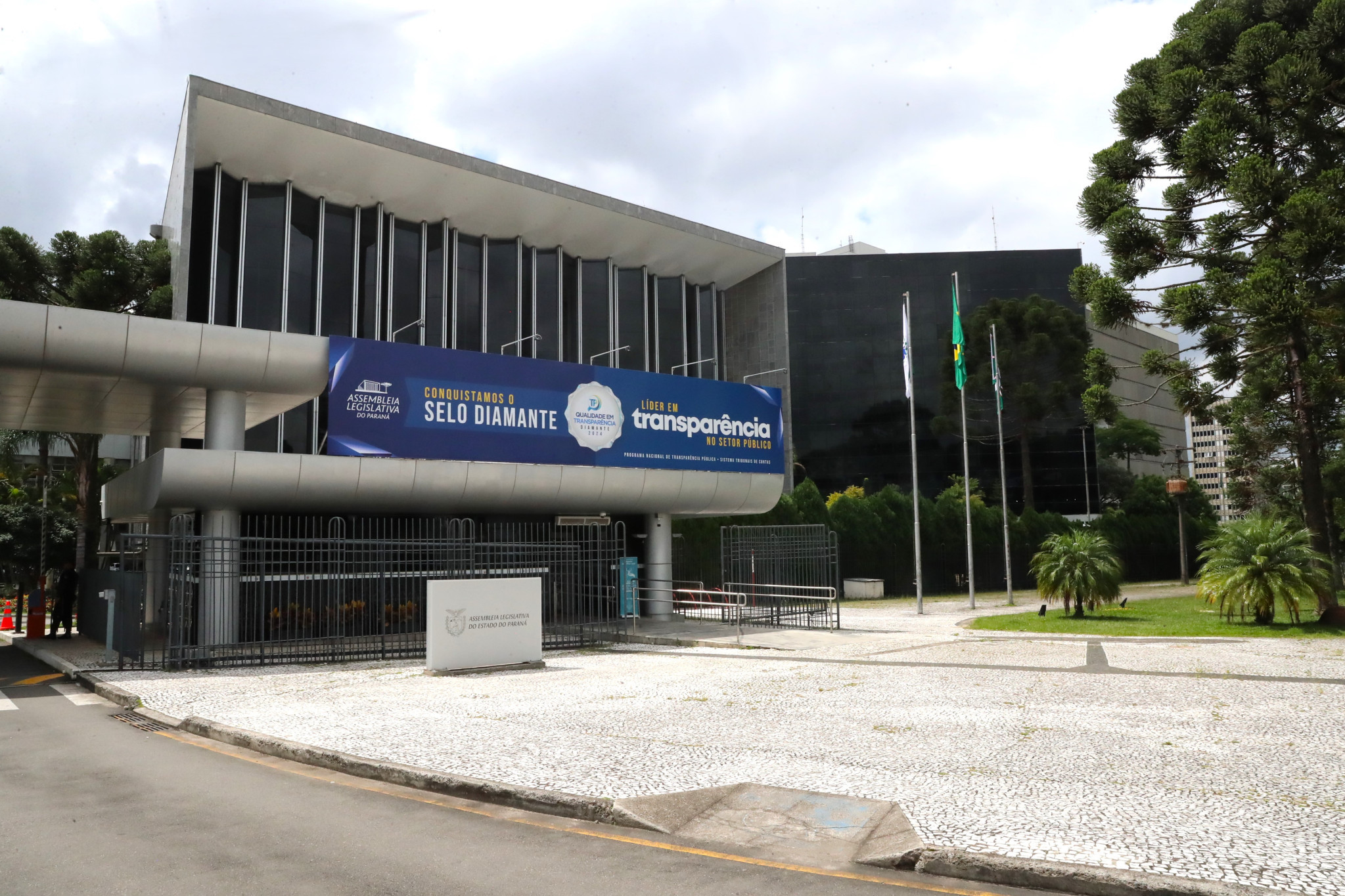 Debate e palestra sobre inclusão, homenagens e seminário fazem parte da programação do Parlamento