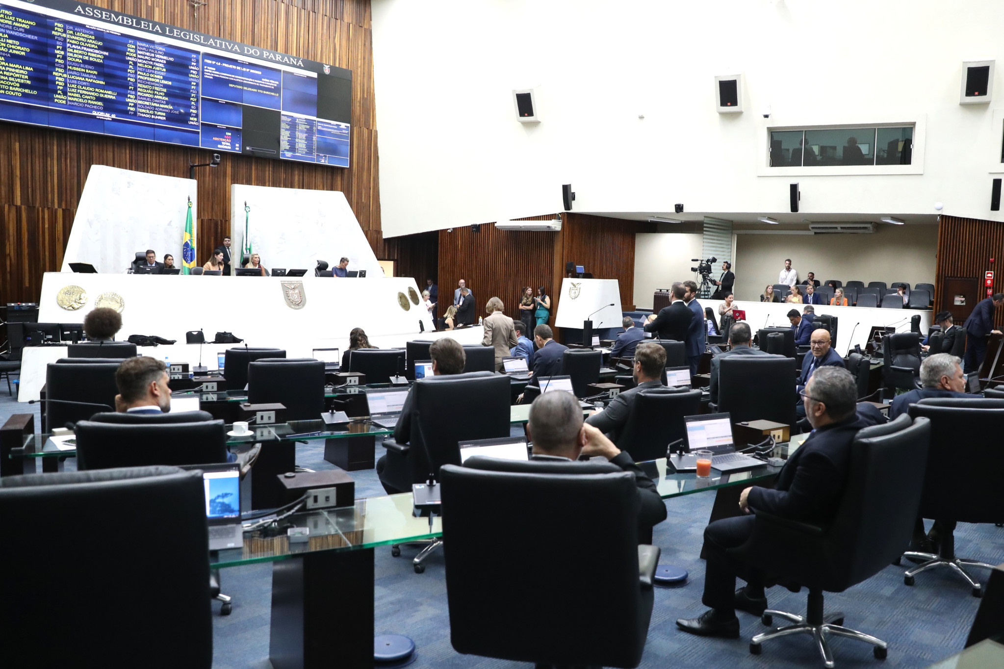 Assembleia aprova campanha para incentivar a doação de cabelos a pacientes com câncer no Paraná