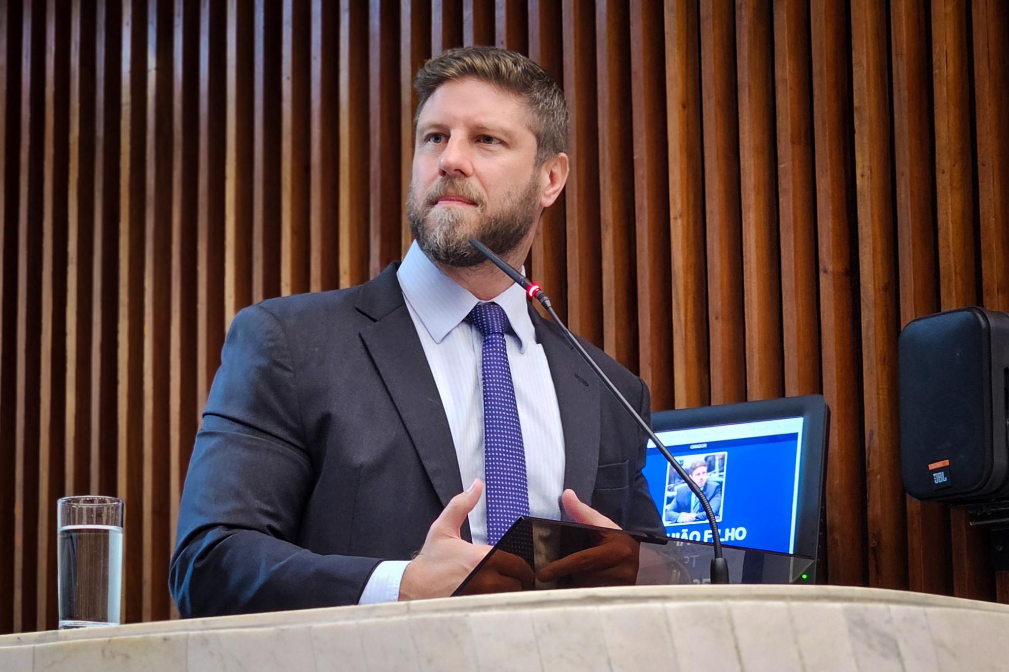 Projeto de lei do deputado Requião Filho (PT) garante transparência em acordos firmados por autoridades