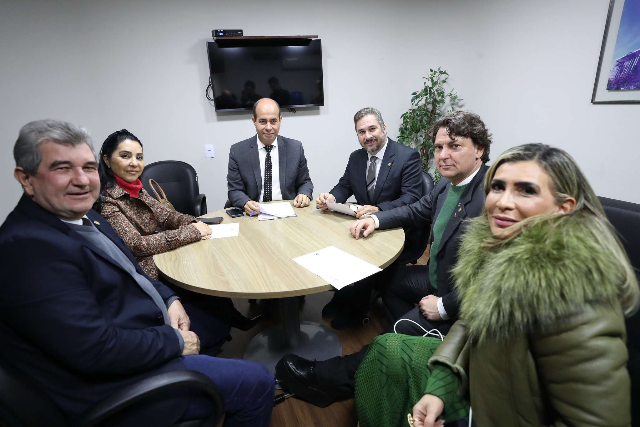 CRIA aprova medidas para garantir mais segurança nas escolas do Paraná