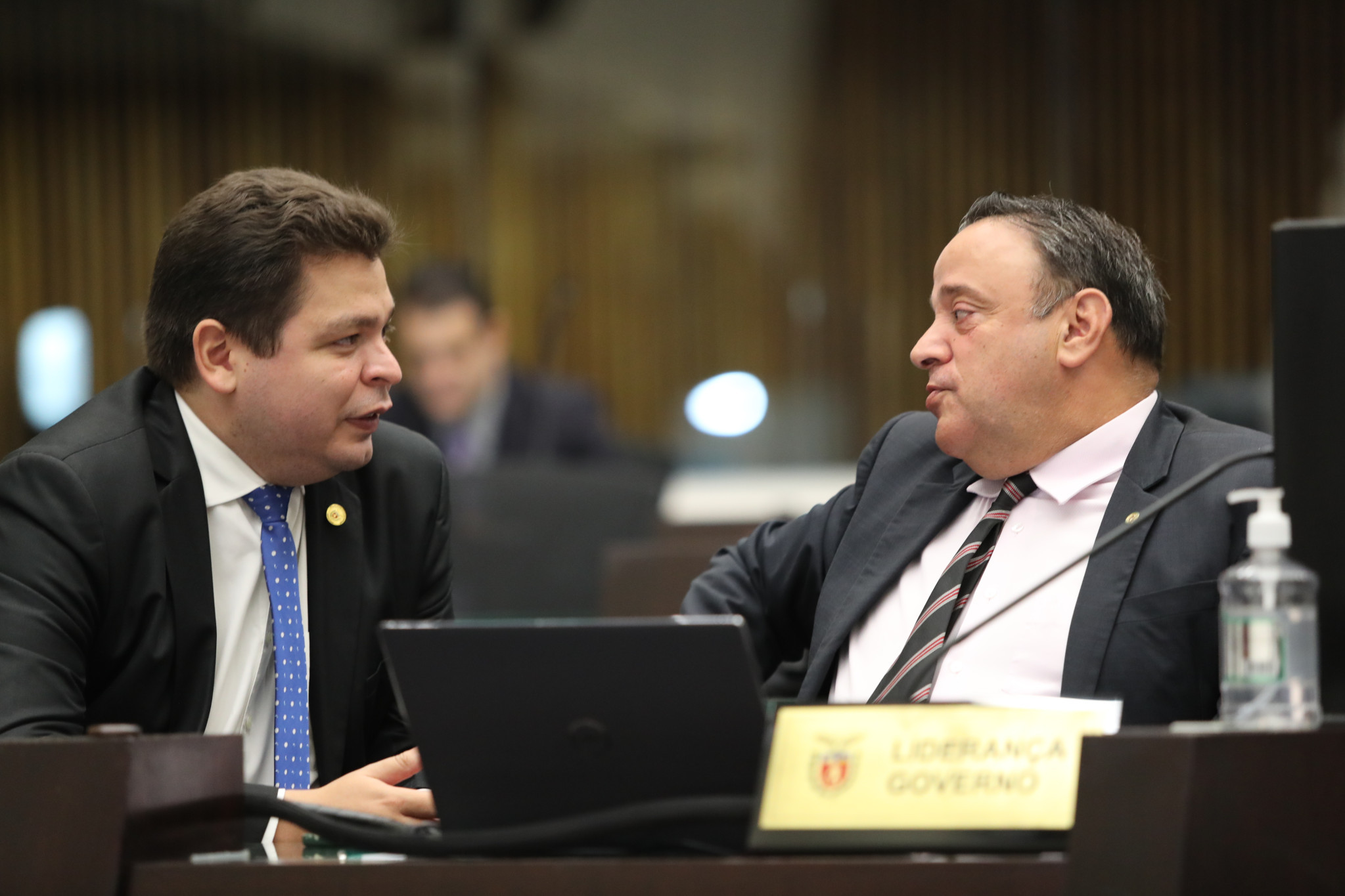 Hussein Bakri e Gugu Bueno se despedem da Assembleia Legislativa ressaltando o respeito ao parlamento
