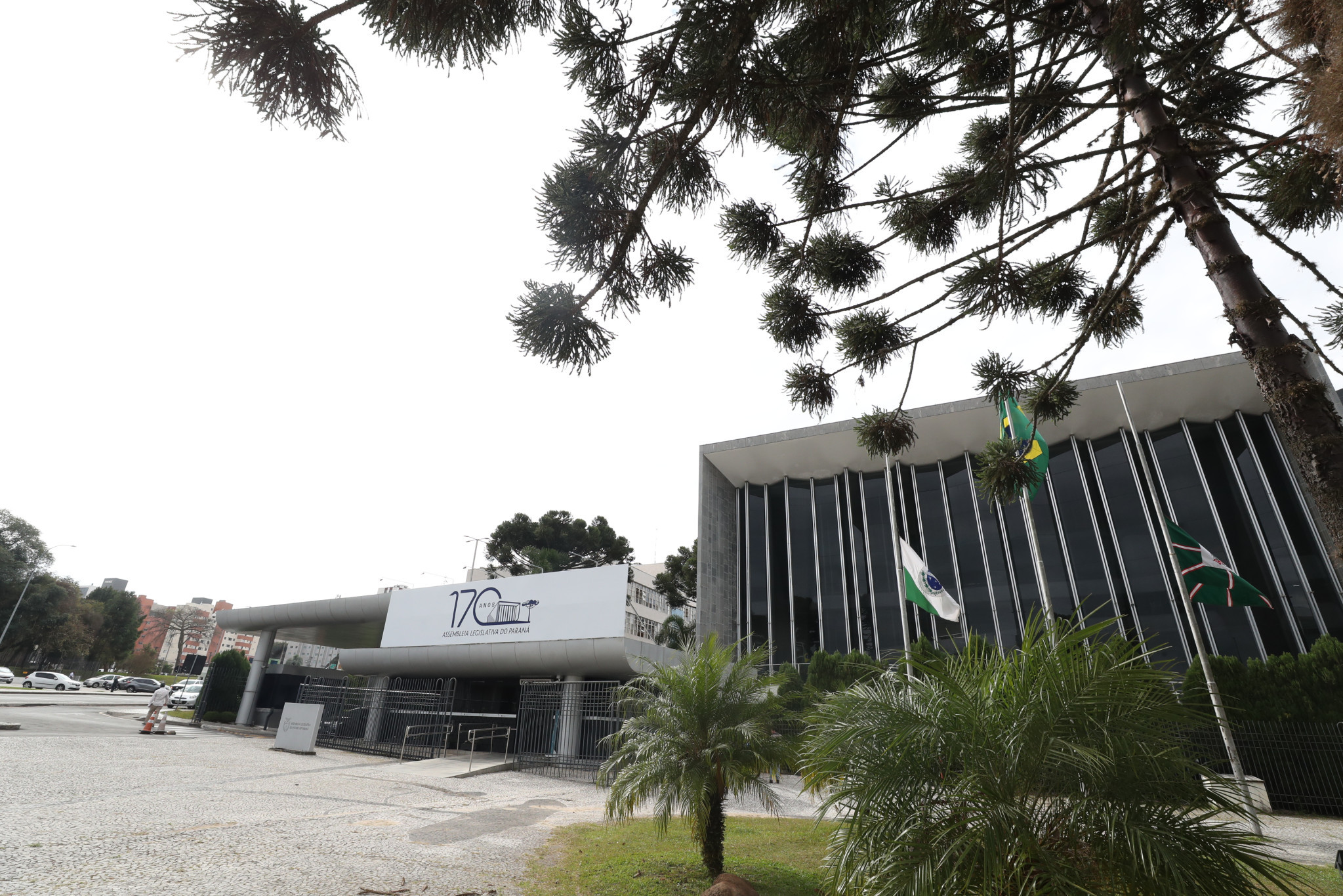 Criação da rede de atendimento contra uso de drogas no Paraná está na pauta da Assembleia