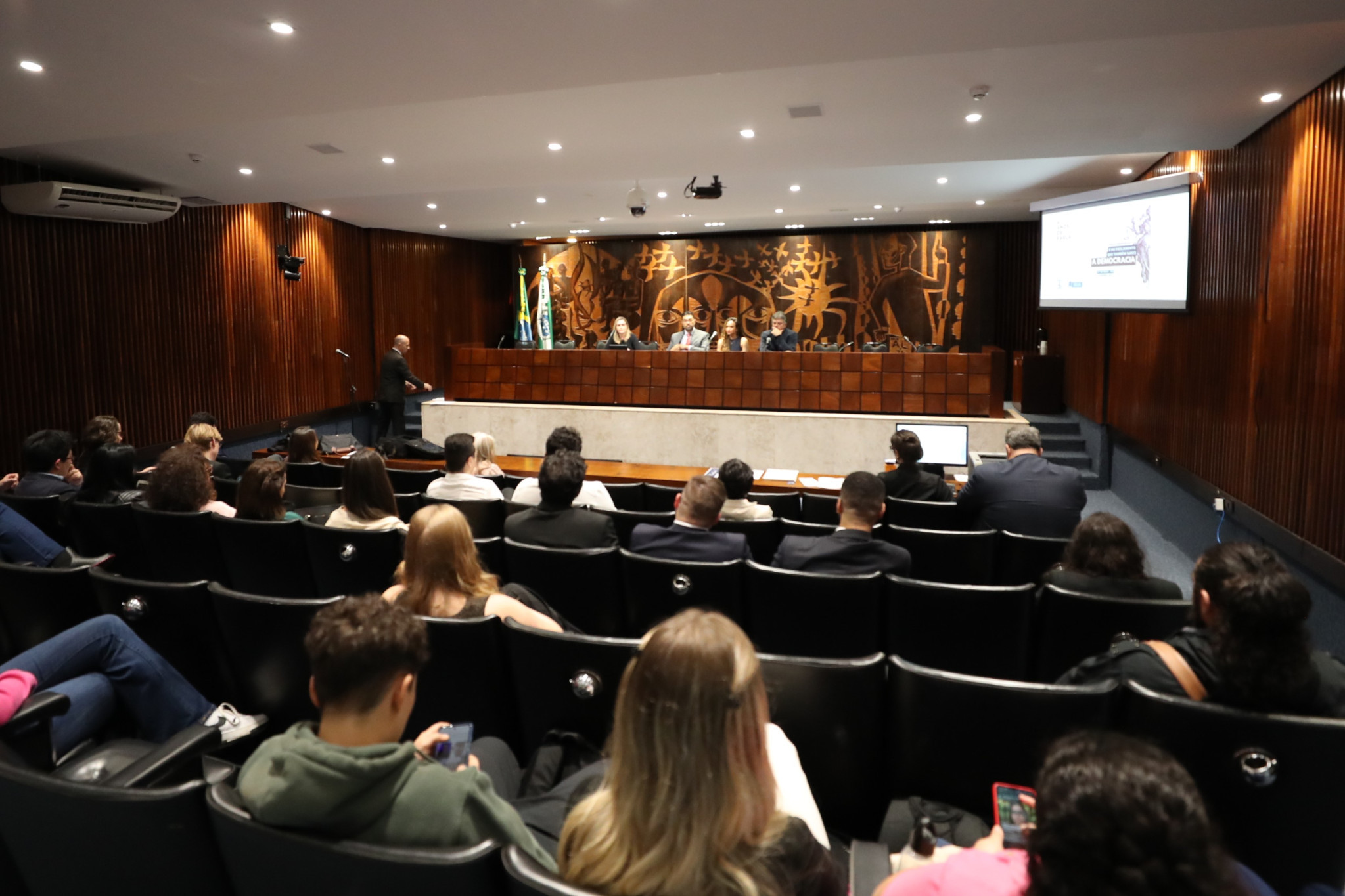 Assembleia realiza seminário para debater o direito parlamentar e desafios do legislativo