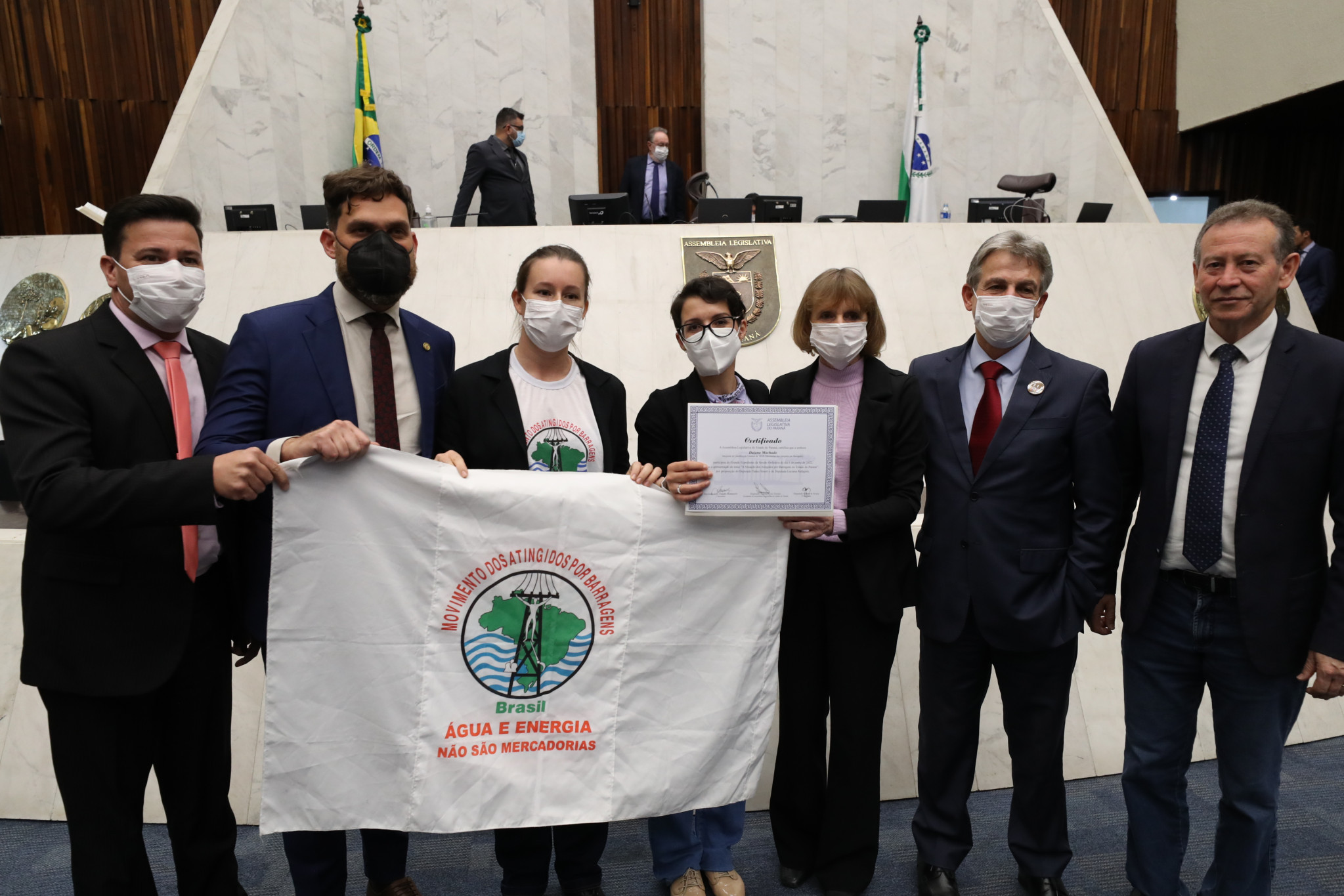 Cartilha trazendo direitos de pessoas atingidas por barragens é lançada na Assembleia