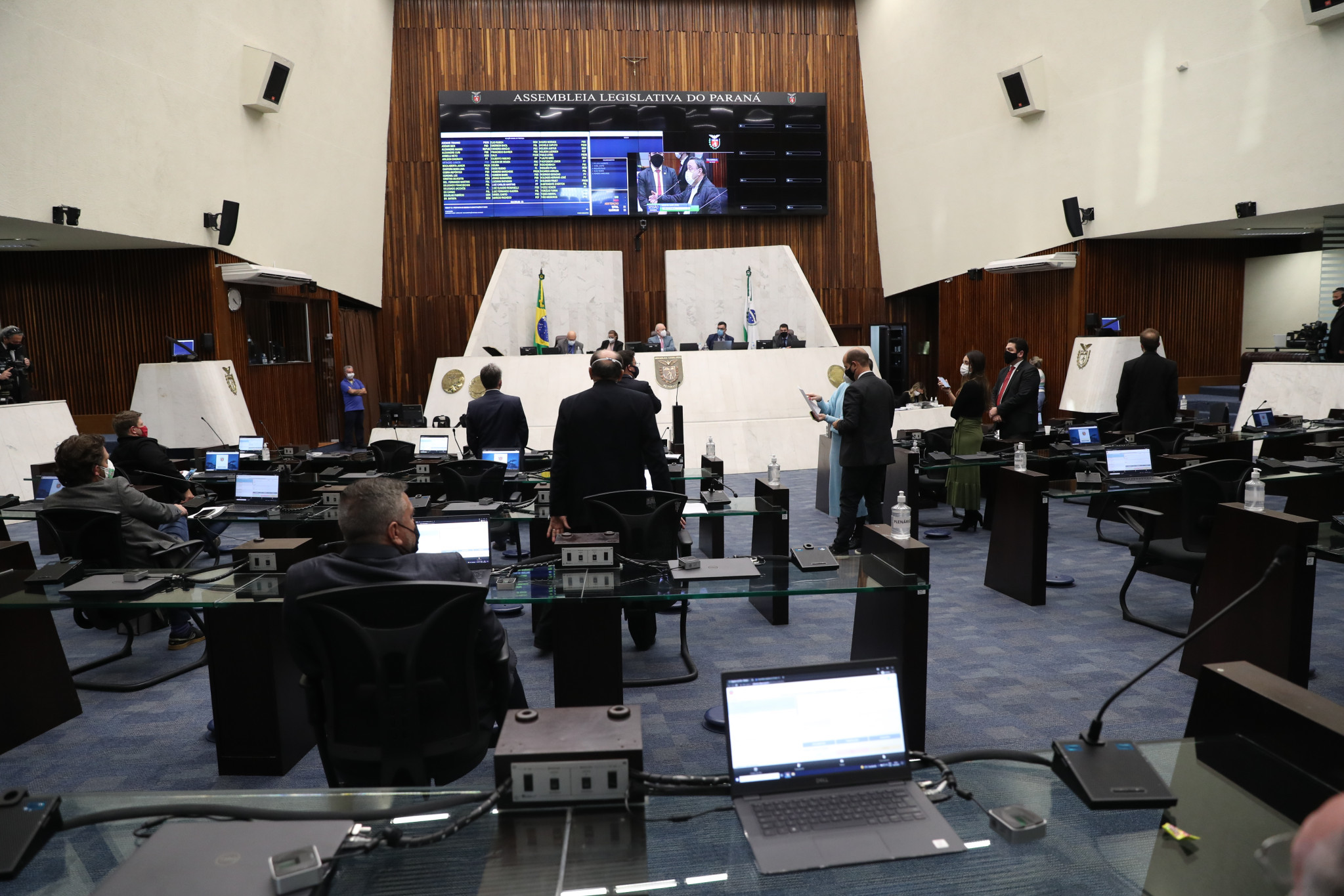 Aprovada em primeira votação a PEC das concessões de serviços públicos