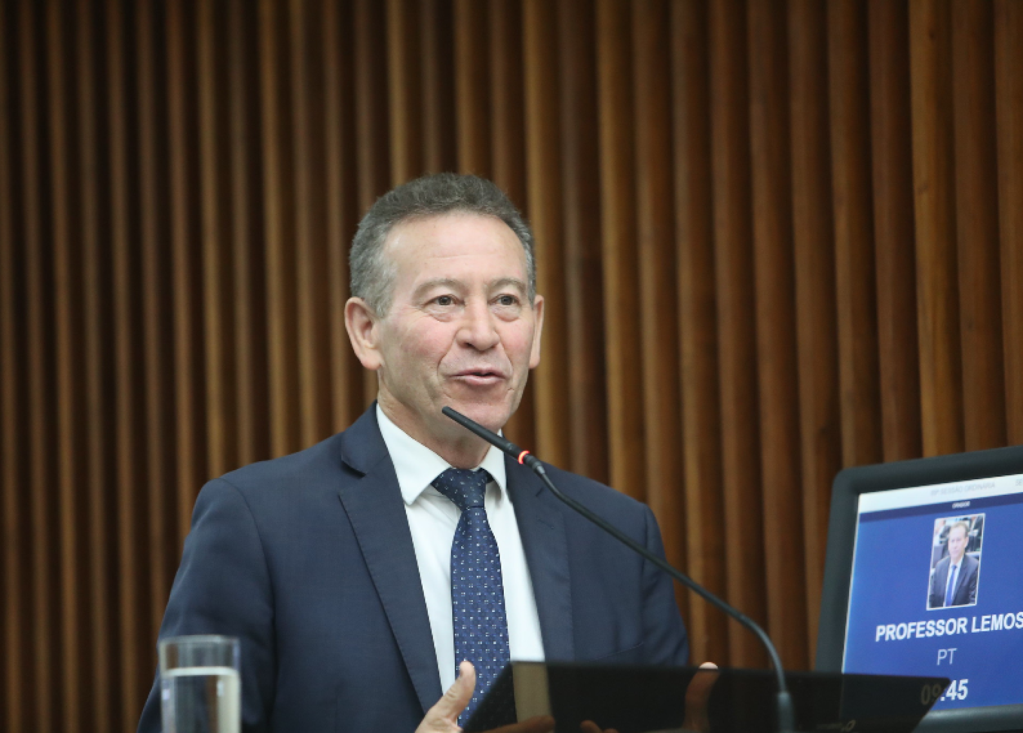 Deputado Professor Lemos (PT) homenageia servidores públicos e reforça a luta por justiça salarial para policiais e bombeiros