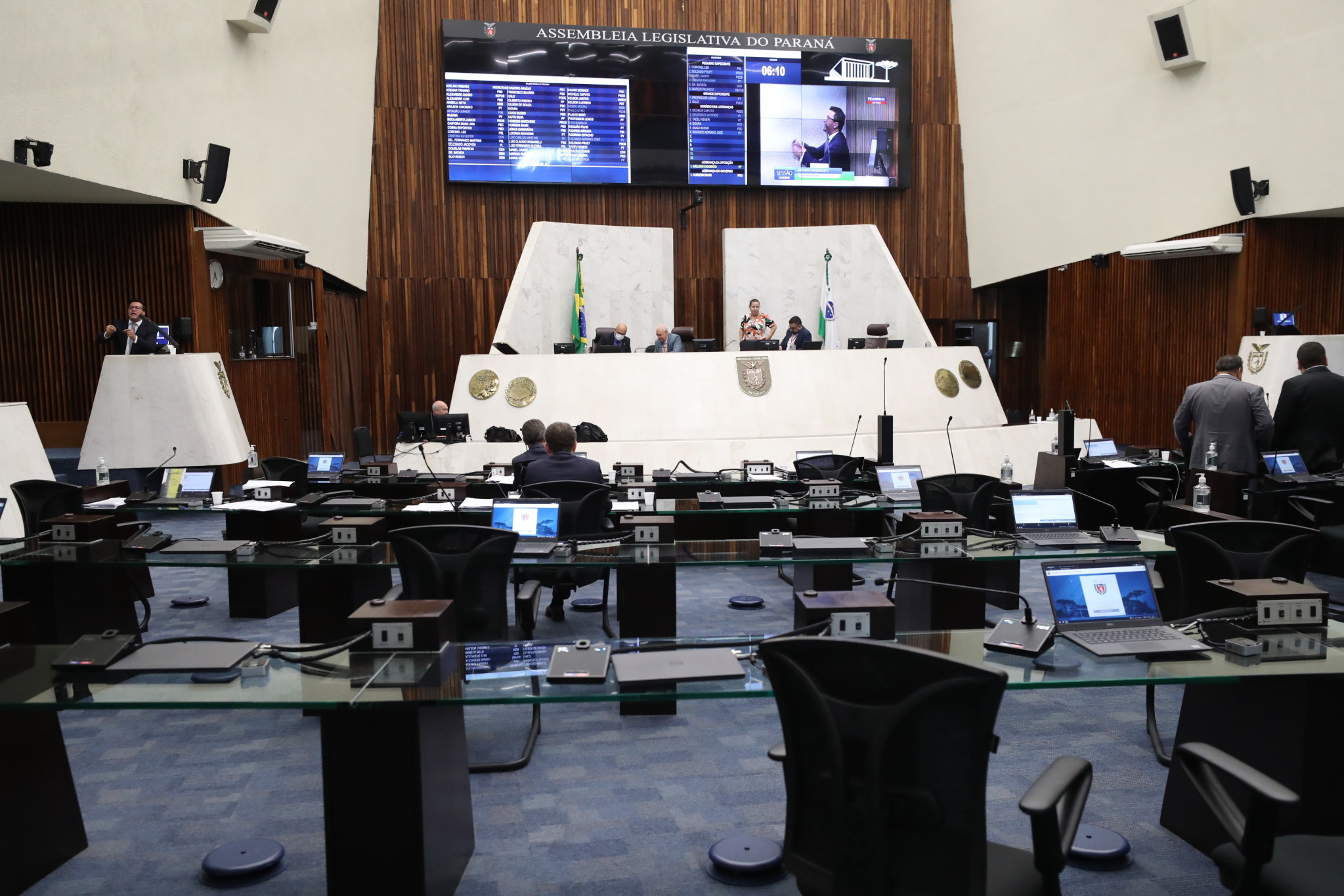 Aprovado o pacote do Governo do Estado para o funcionalismo paranaense
