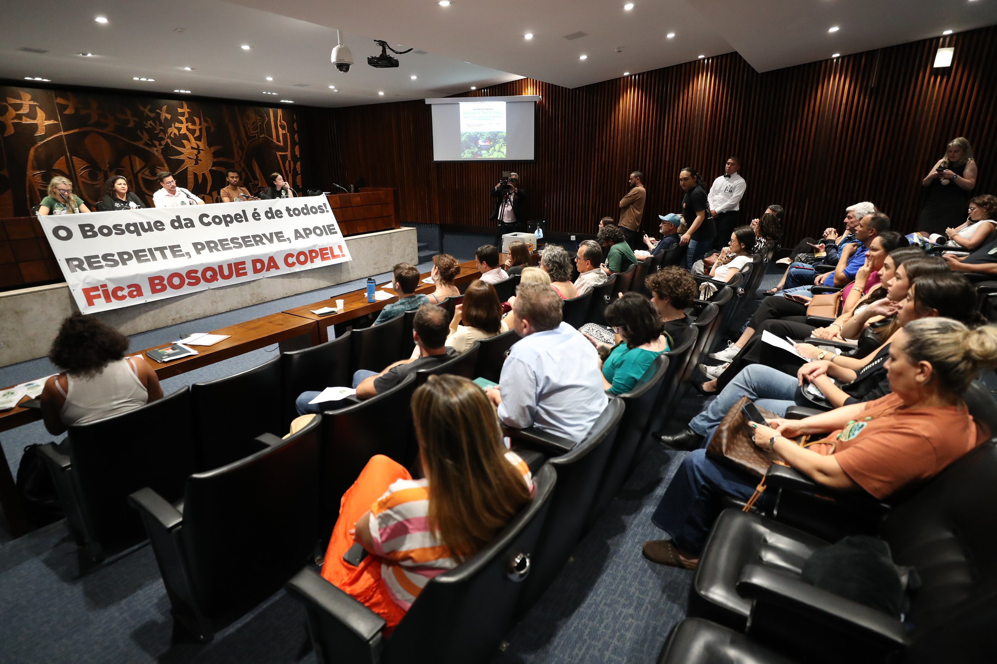 Assembleia Legislativa debate preservação ambiental e futuro do Bosque da Copel em audiência pública
