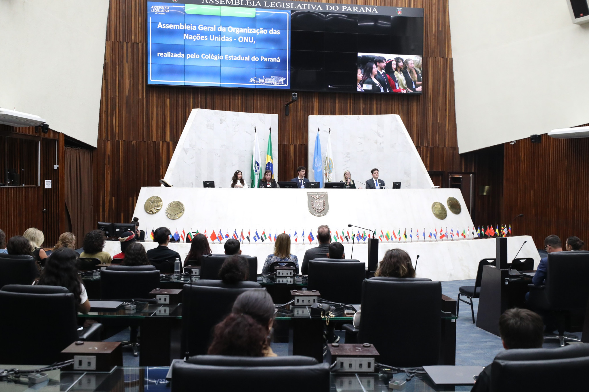 3º CEPMun leva experiência em relações internacionais para alunos do Colégio Estadual do Paraná