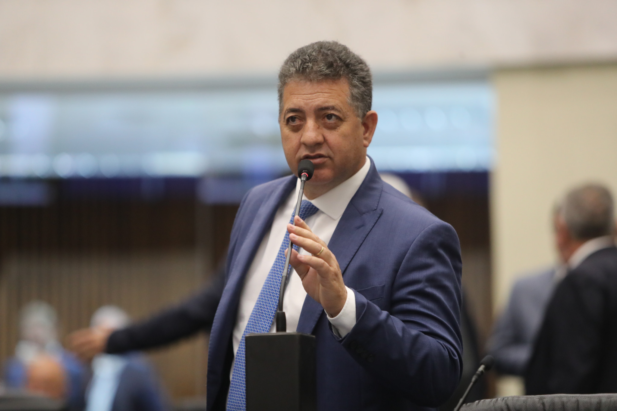 Em requerimento, Deputado Cobra Repórter (PSD) solicita providências urgentes para a roçagem e limpeza da BR-369